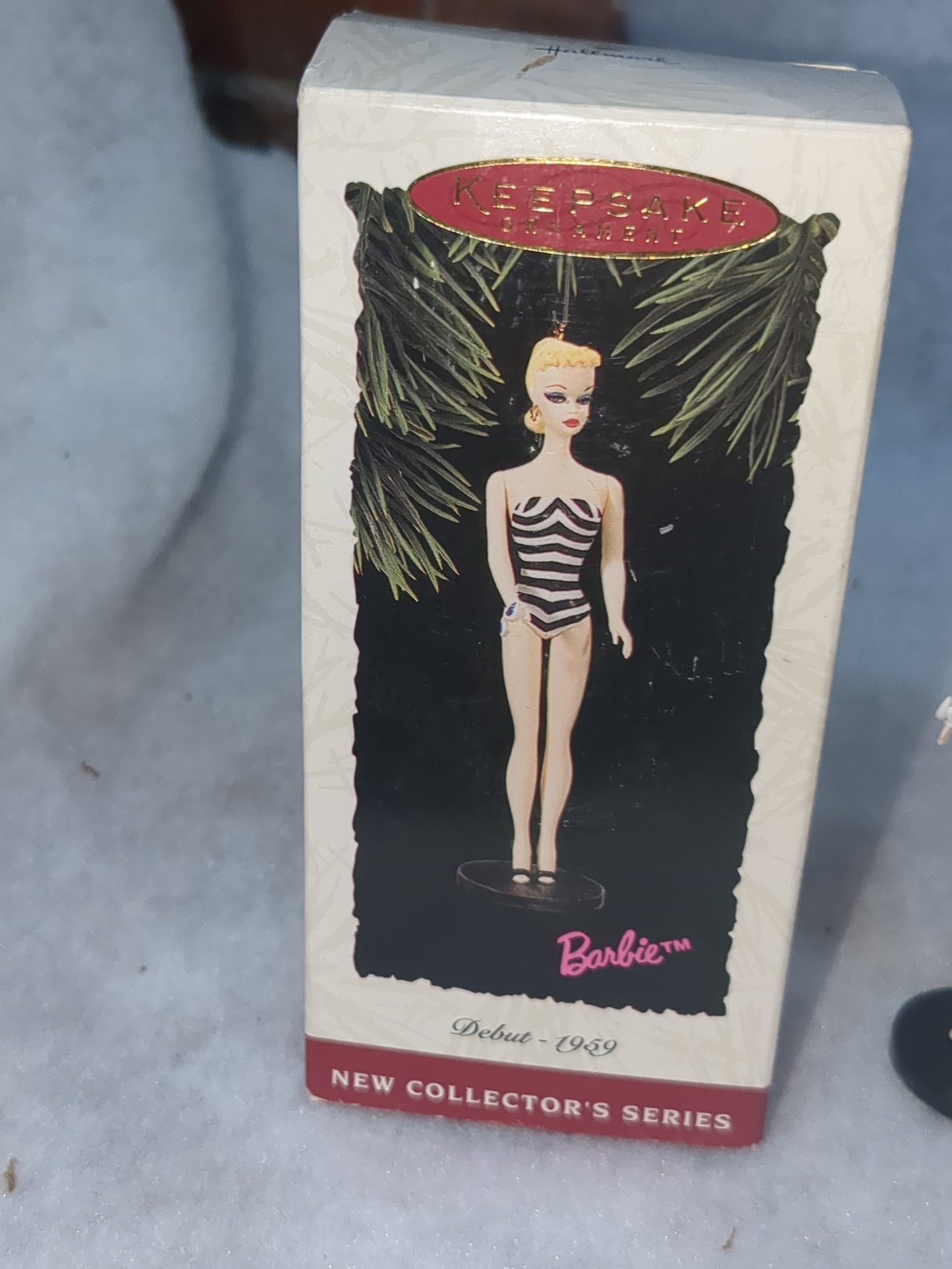 1994 Hallmark Debut 1959 Barbie. 1st in Barbies Series. Has box and bubble wrap. Hob1