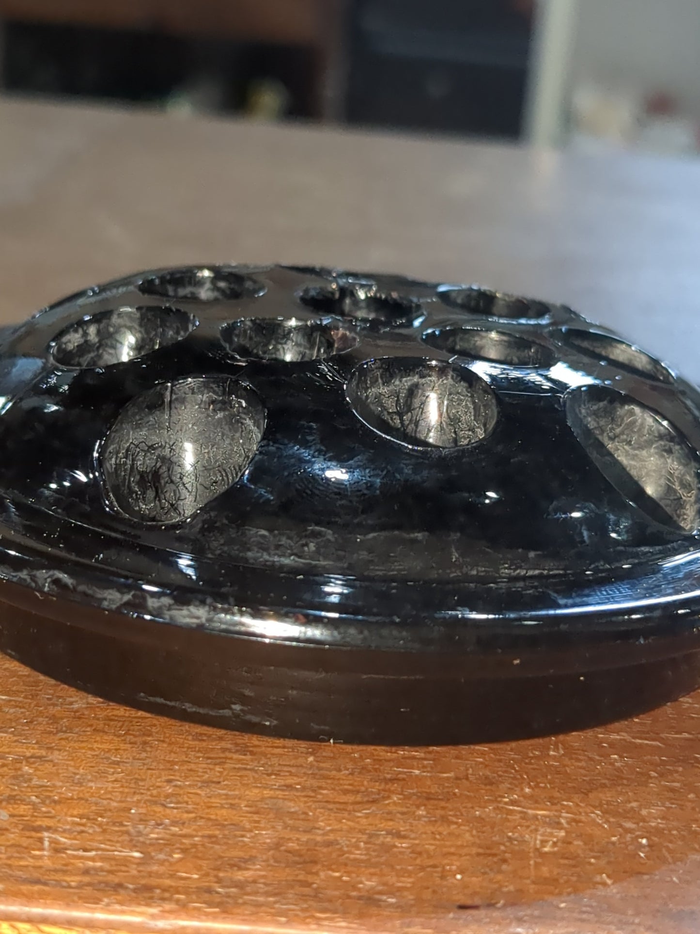 Vintage black flower frog 16 holes g334