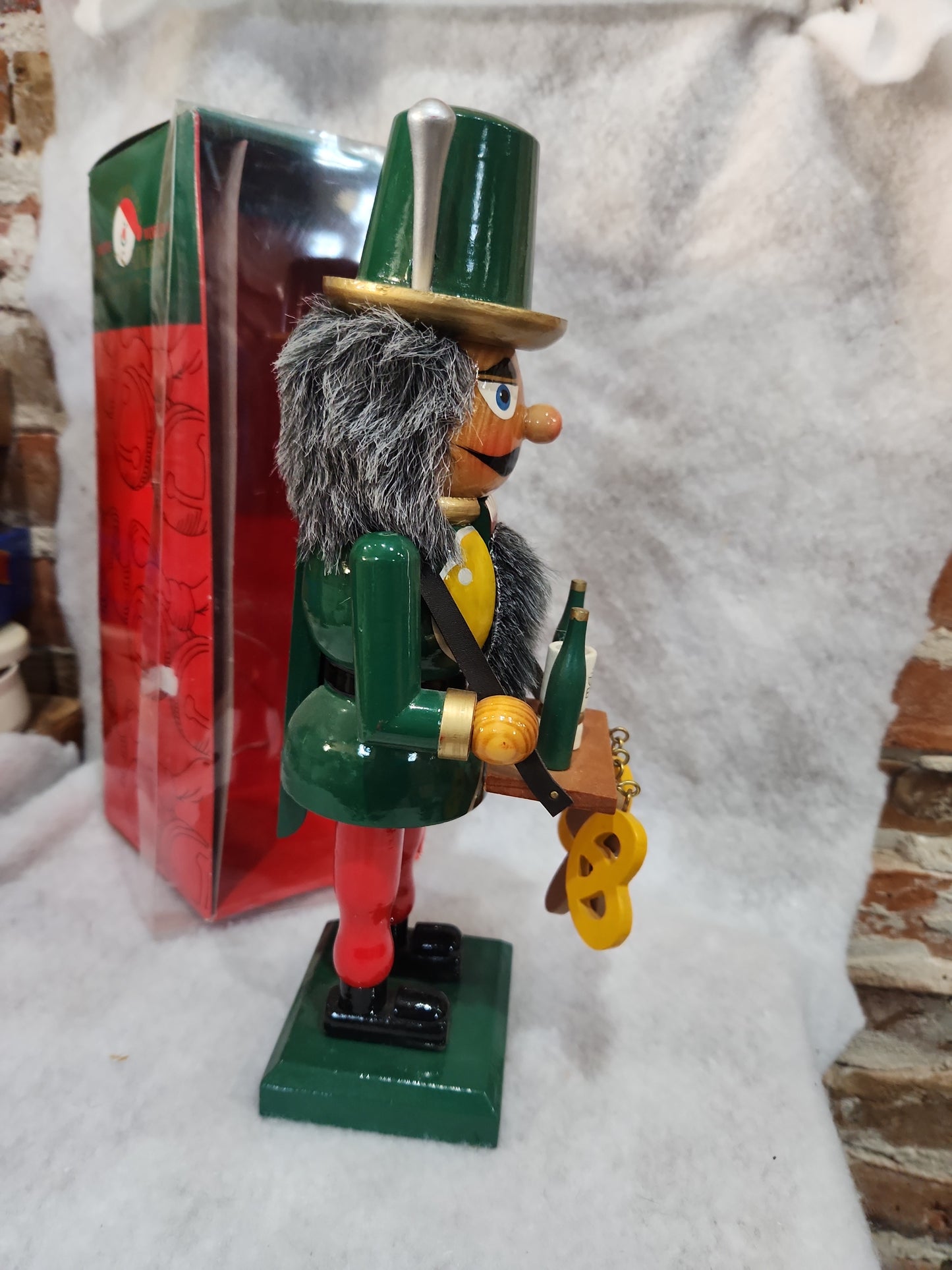 Vintage Kurt Adler Wood Nutcracker Octoberfest German Nutcracker with Serving Tray, Beer, mug, and Pretzels nut71