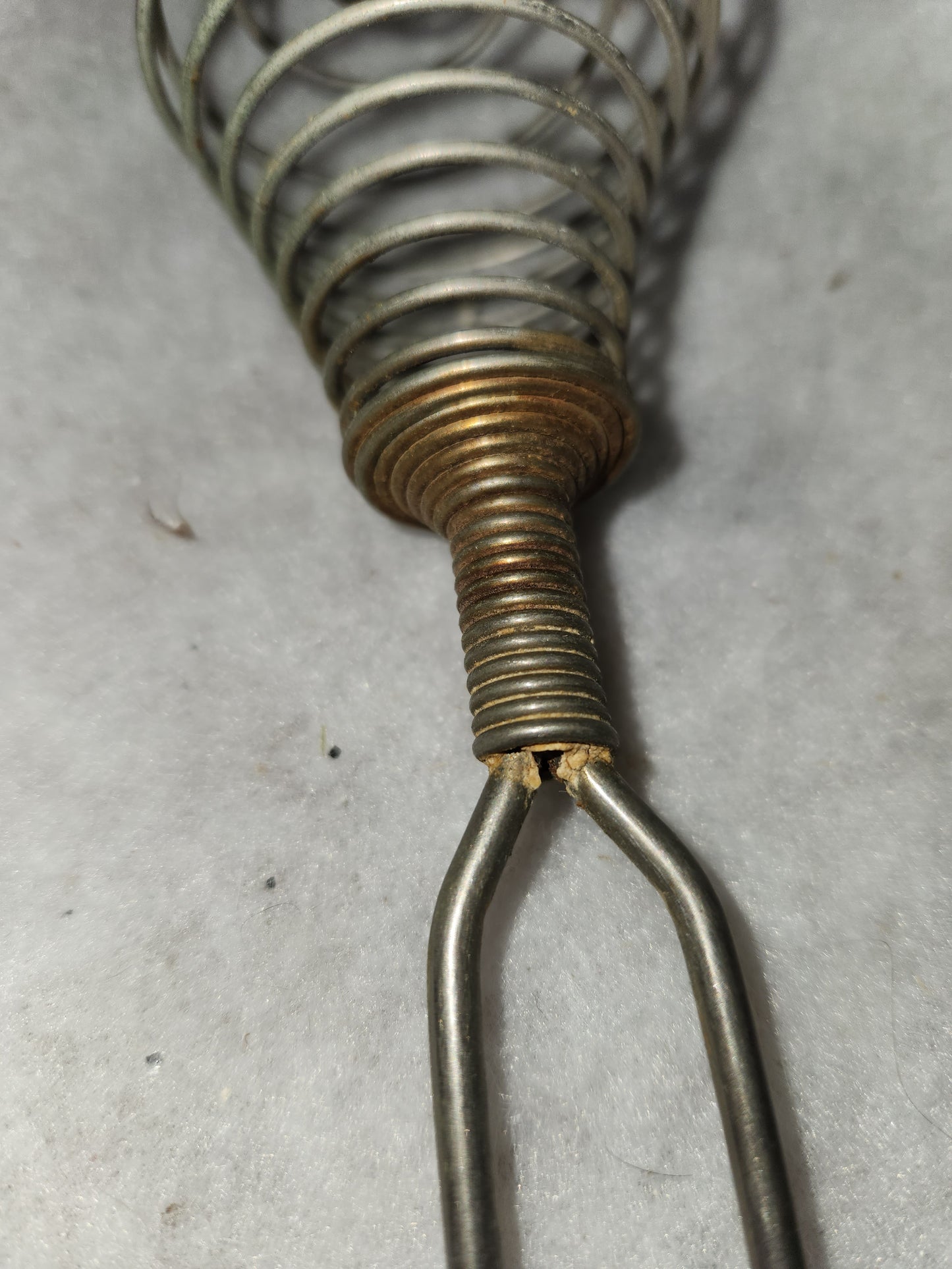 Vintage 2 piece kitchen  metal wire coil beehive egg separator & wire coil whisk kit77