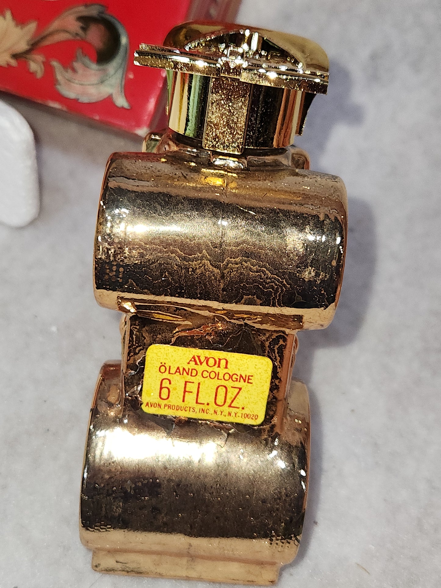 Avon Decanter First Volunteer gold fire truck Oland Cologne av561