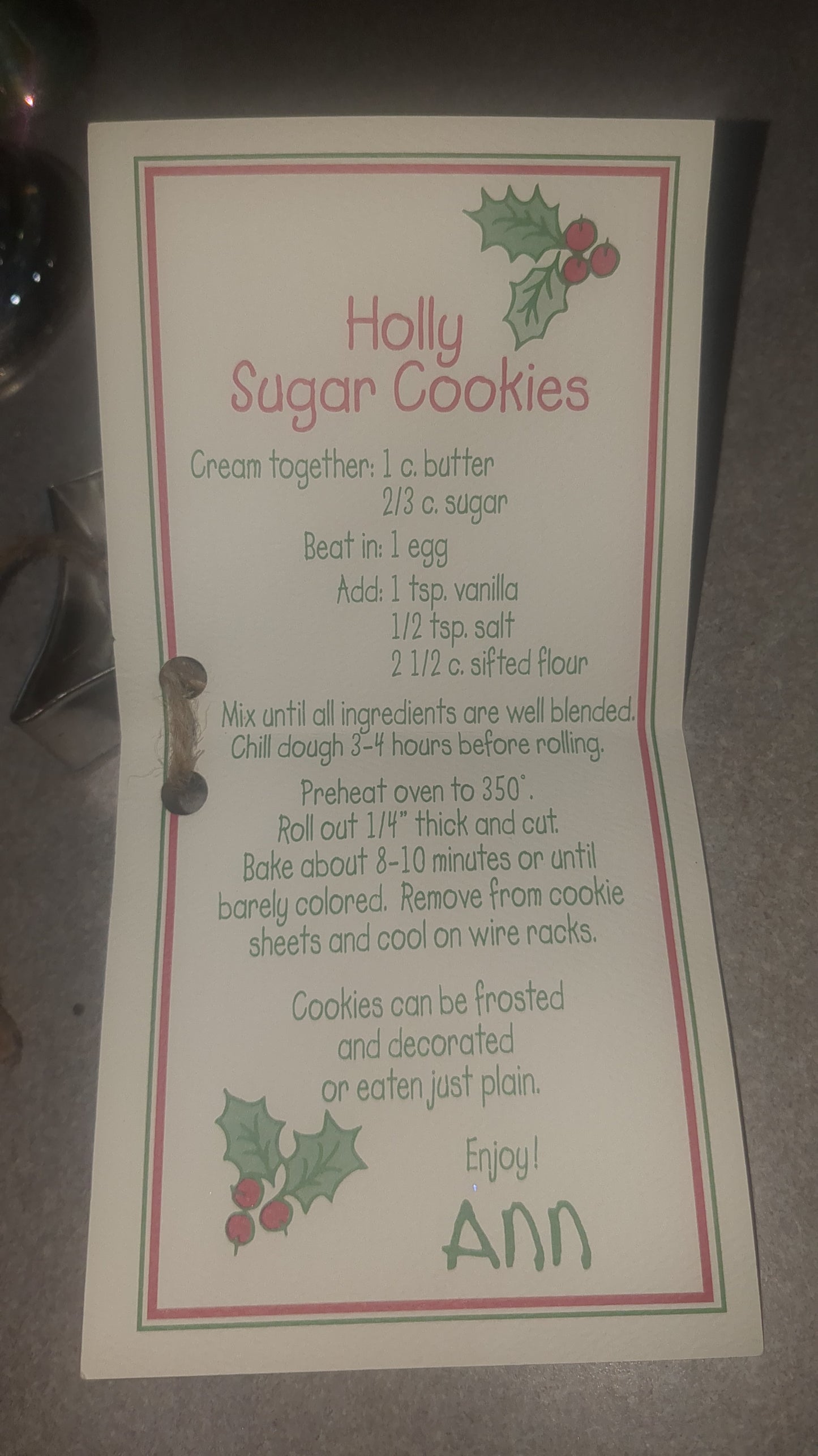 AC4 Ann Clark Holly Cookie cutter with recipe