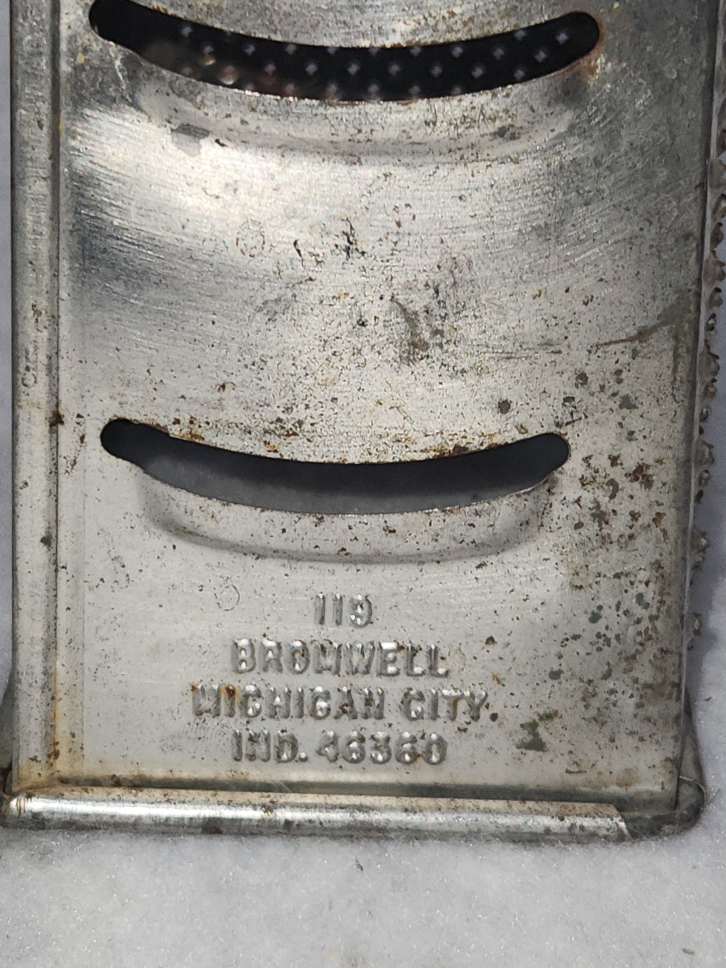 VINTAGE Bromwell Metal Box Grater Cutter Shredder Slicer has 4 sides patina Michigan City sh32