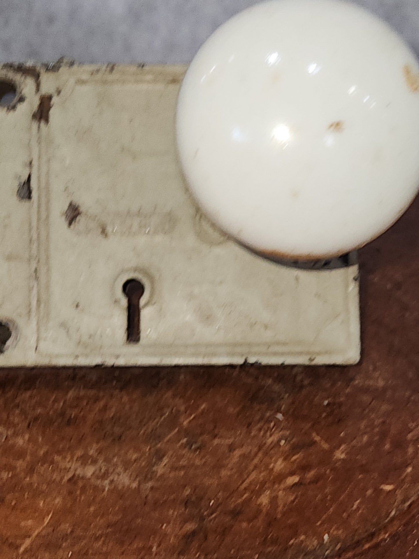 Kn9 Antique White Door Knob and Lock Set kn9
