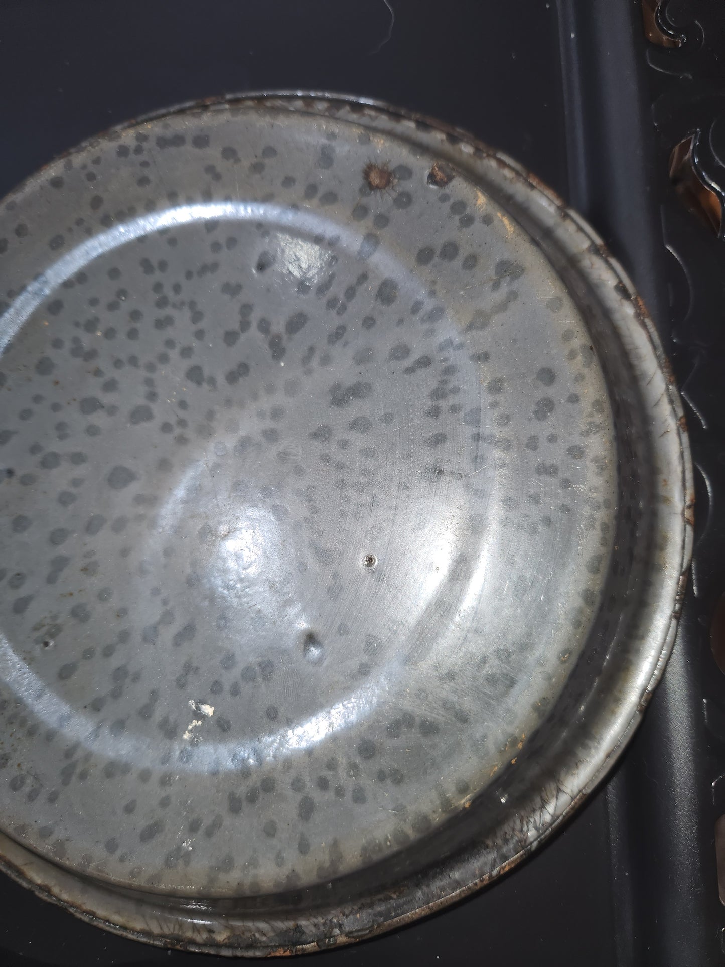 Vintage gray splotched enamel pie pan enm1