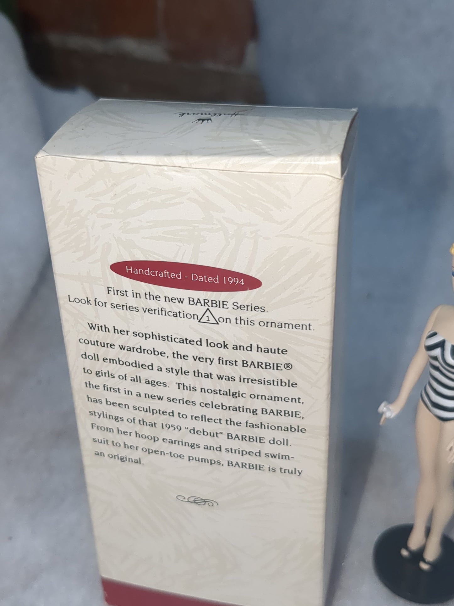 1994 Hallmark Debut 1959 Barbie. 1st in Barbies Series. Has box and bubble wrap. Hob1