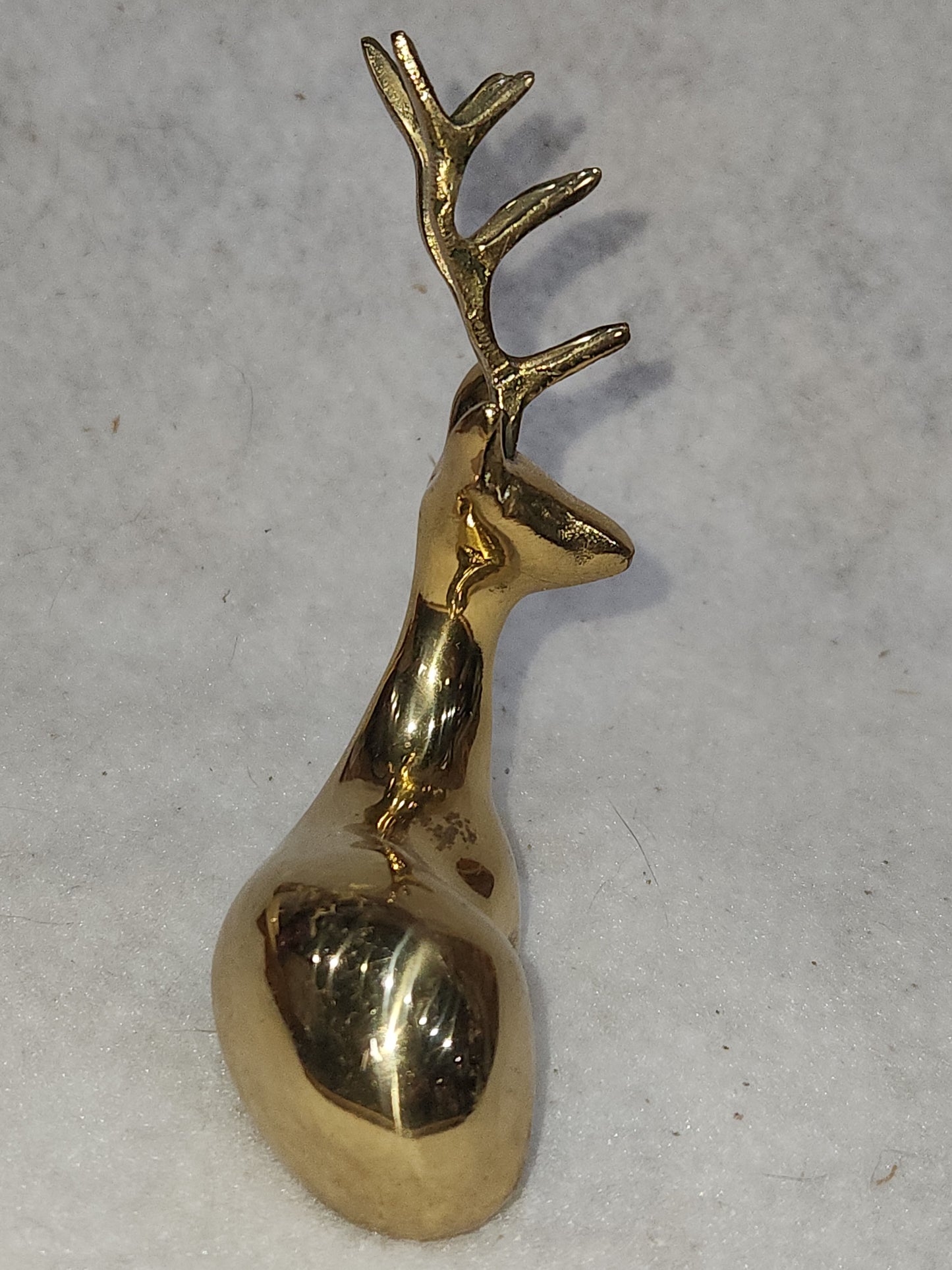 Vintage Brass sitting deer buck Korea br140