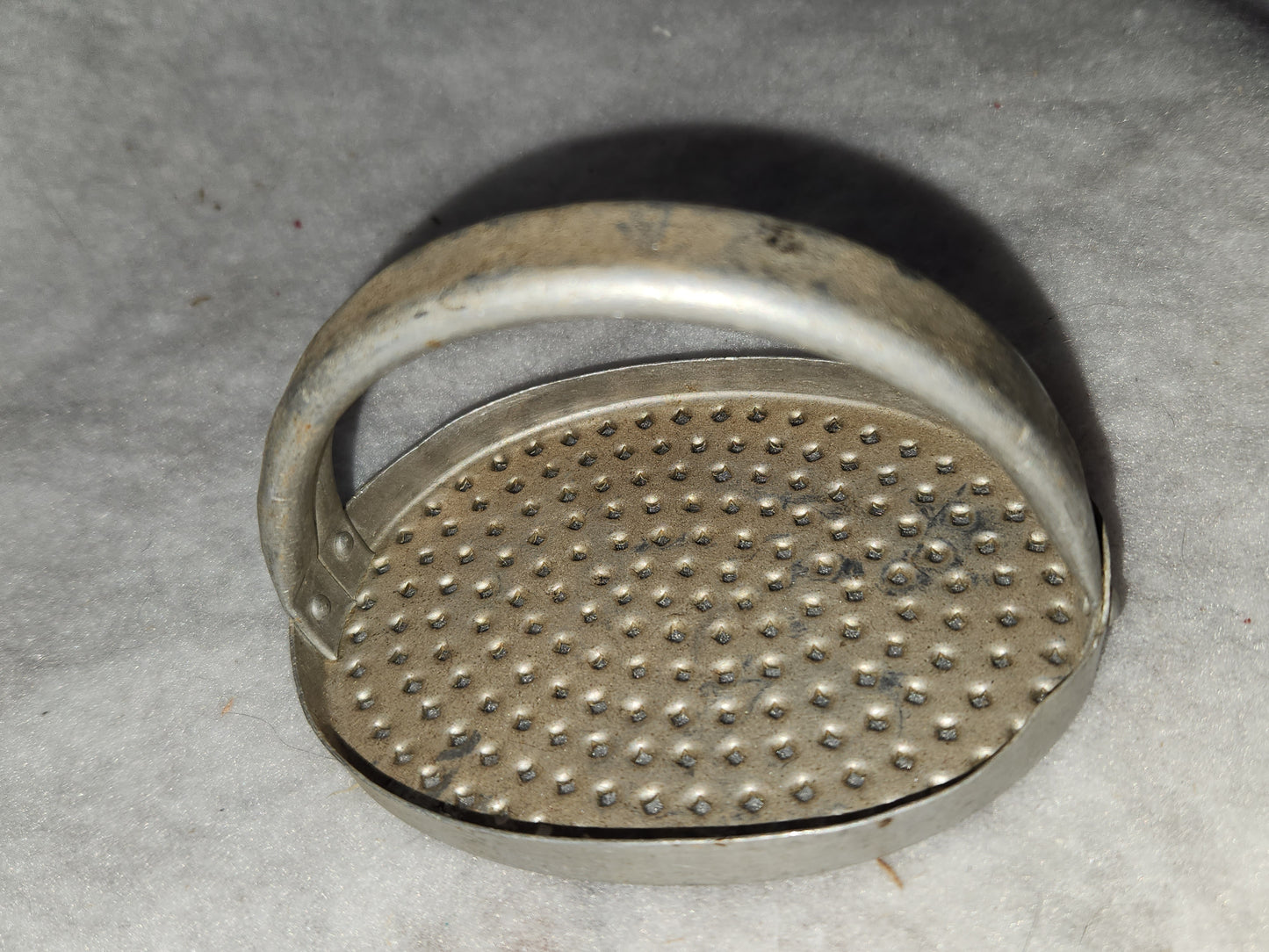 Vintage Antique Primitive Tin aluminum Palm Grater Hand Grater Ricer kit99