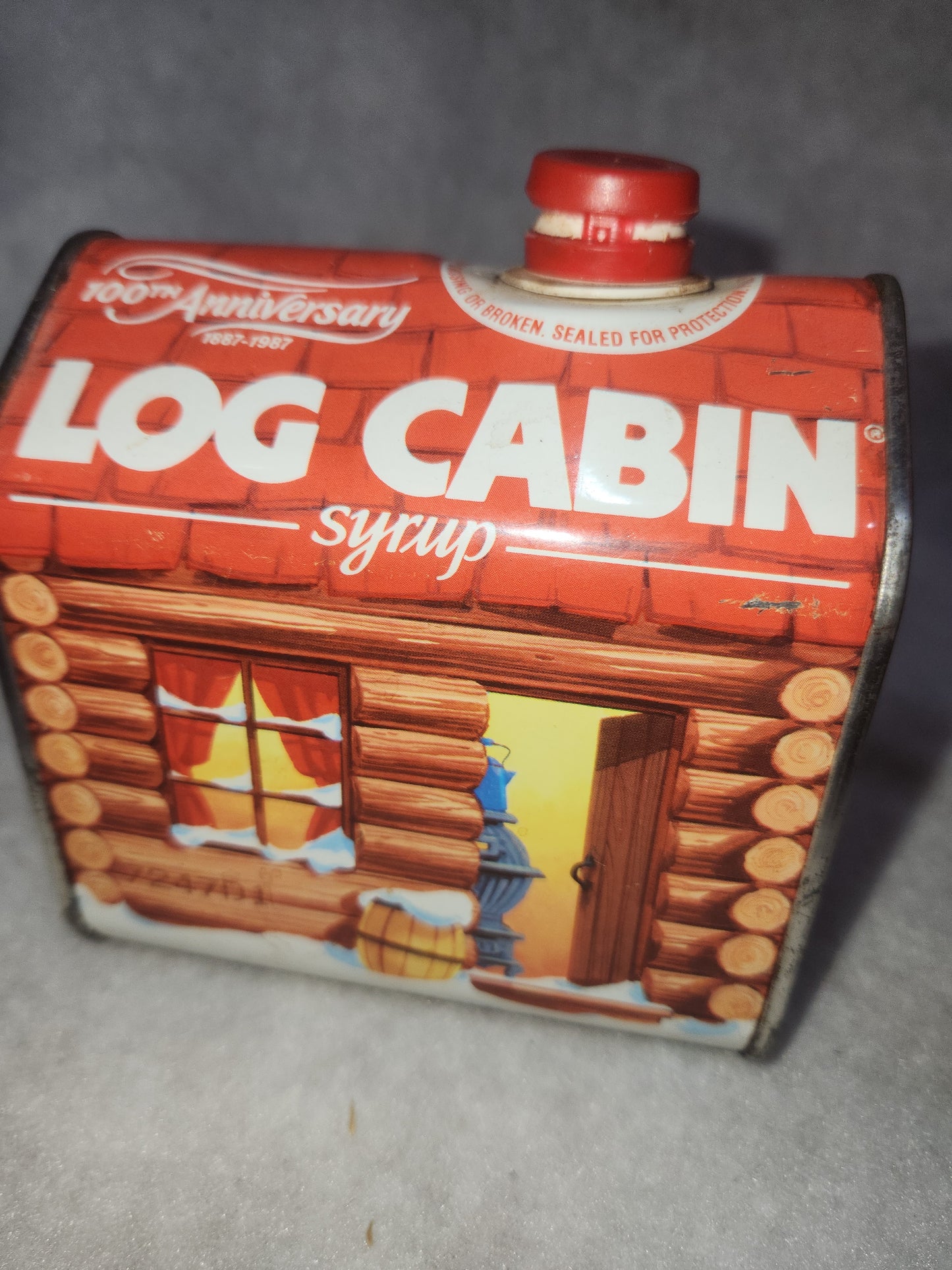 Vintage EMPTY tin "100th Anniversary 1887-1987 Log Cabin Syrup with Top tin663