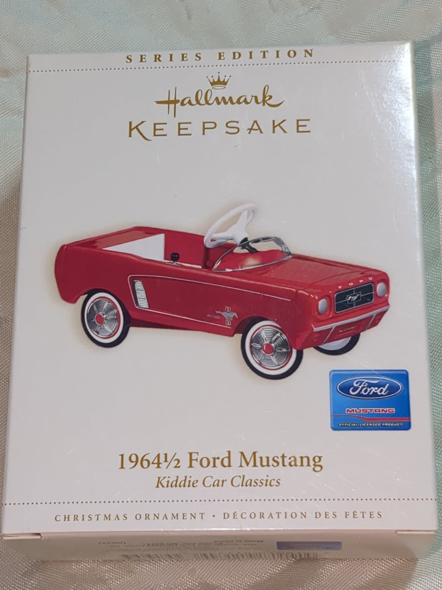 Hallmark 2006 ornament Ford mustang kiddie car HH410