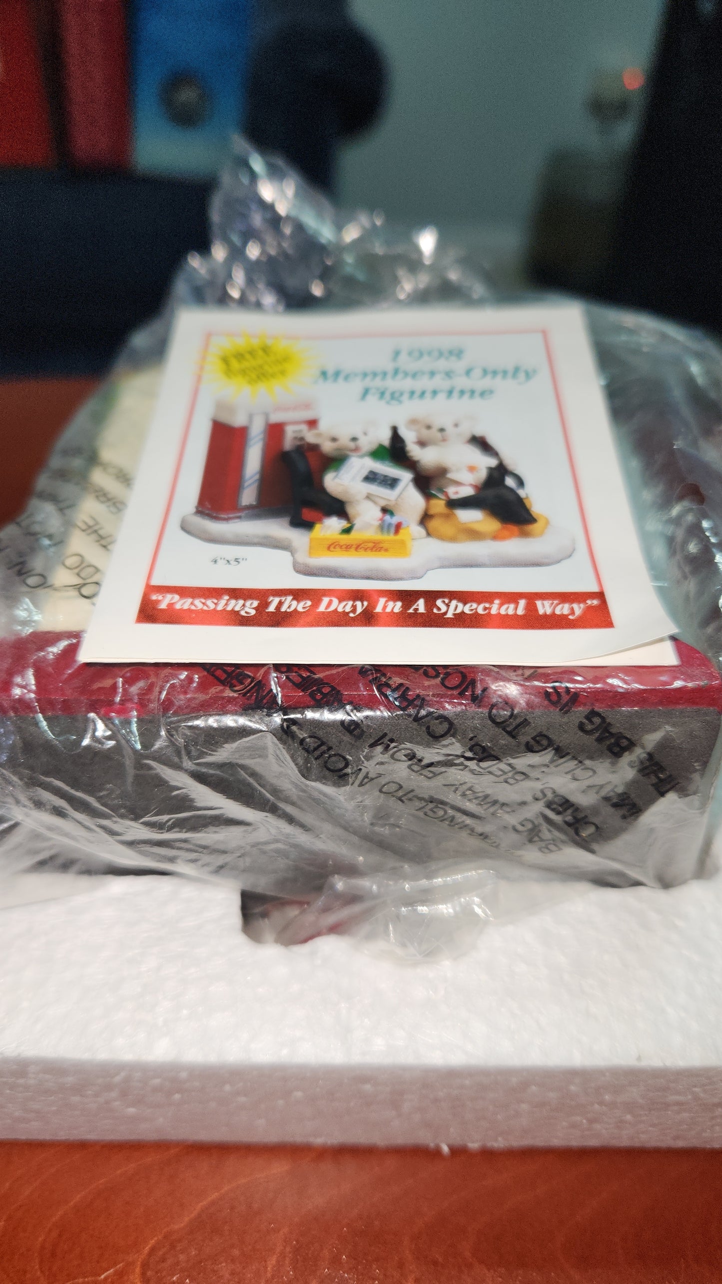Vintage Coca-Cola Coke Cast Iron Stocking Holder - 1997 Bears at Fireplace cc262