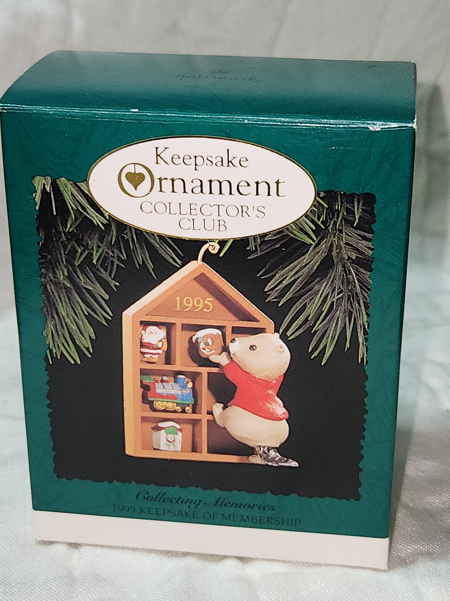 Hallmark Keepsake Collector's Club Ornament 1995 Collecting Memories Beaver