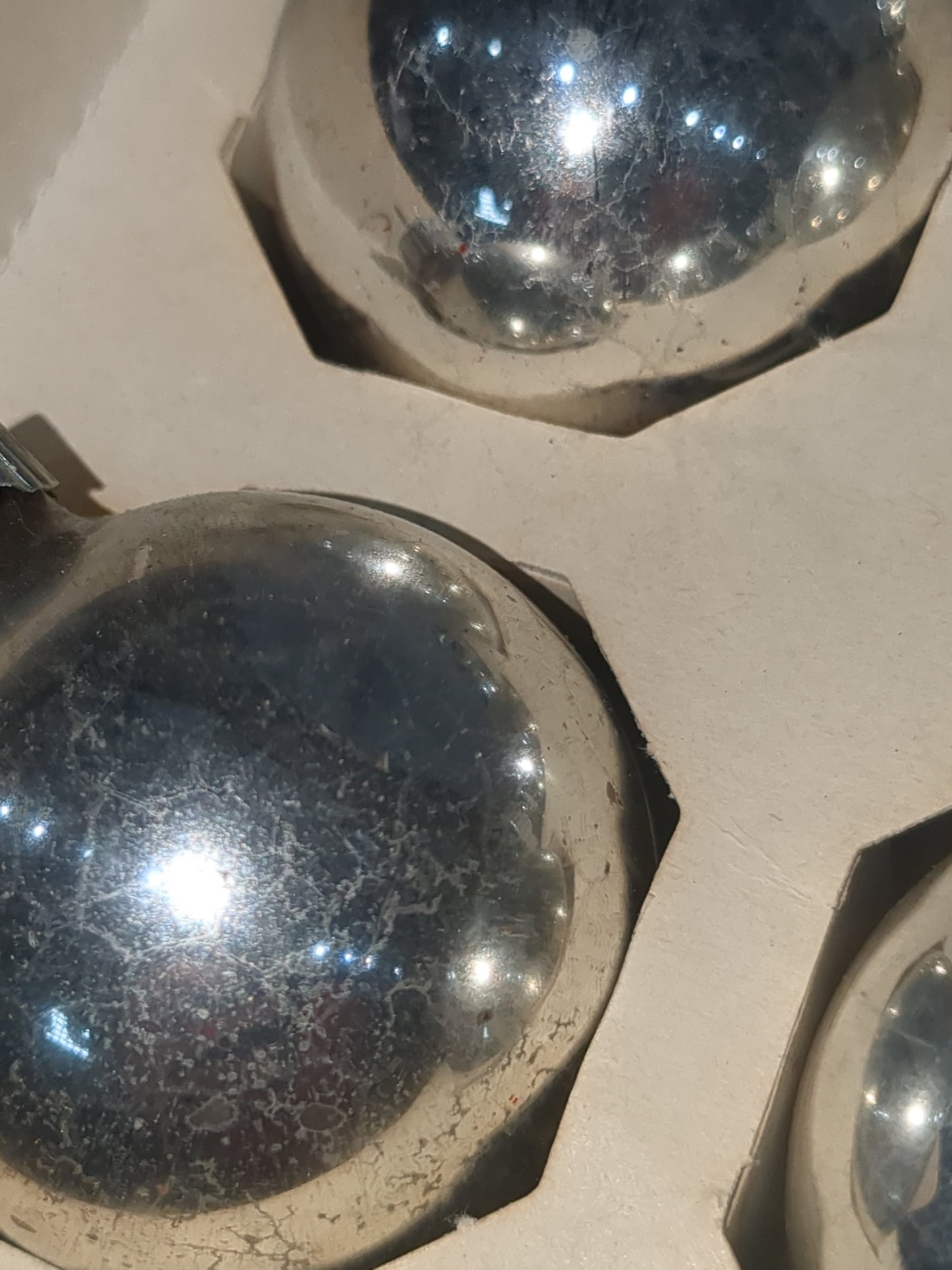 box of Shiny Brite silver ornament 1 1/2" bo5