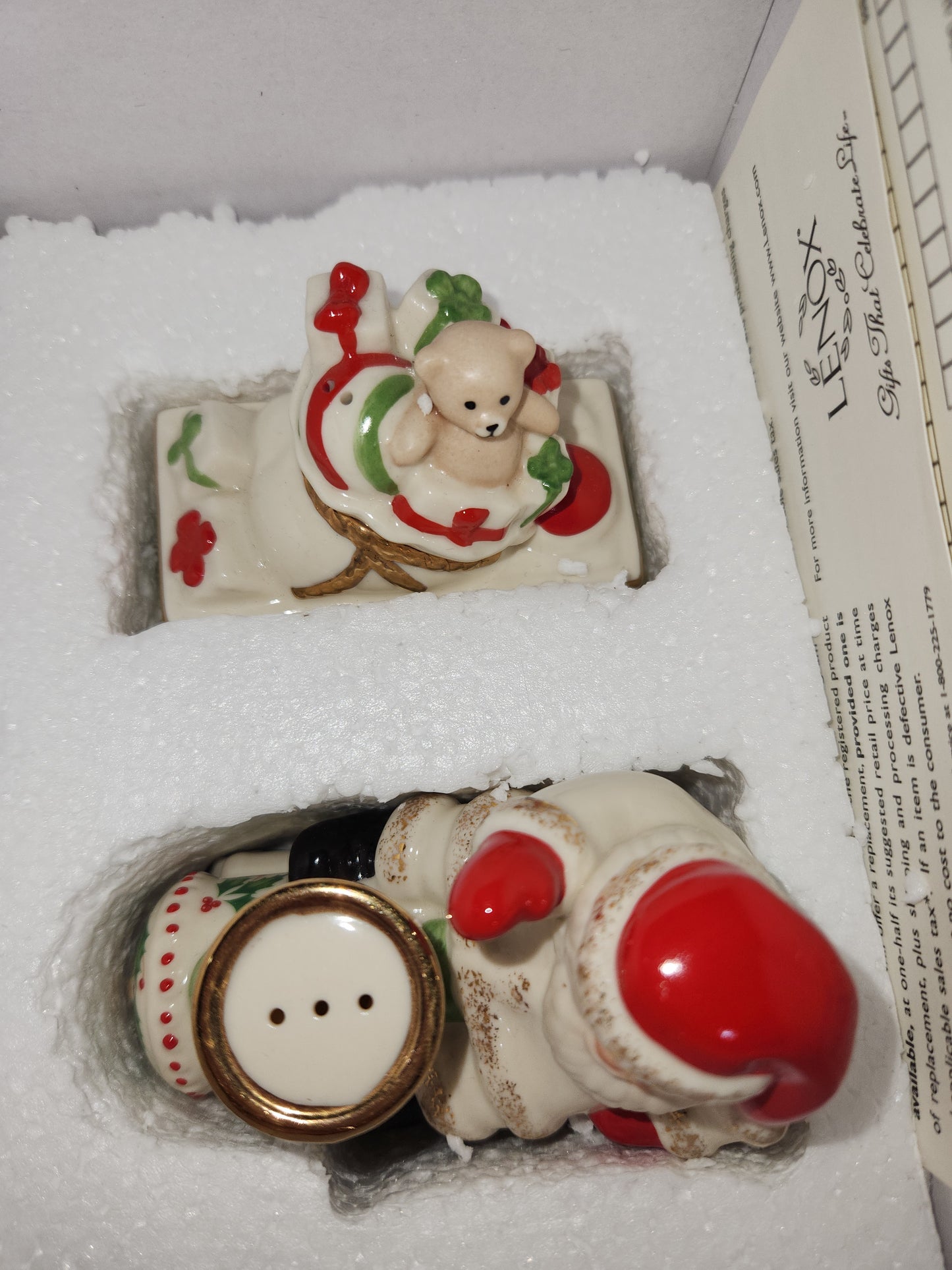 Lenox Holiday Santa Train Bear Salt & Pepper Set. Sps10