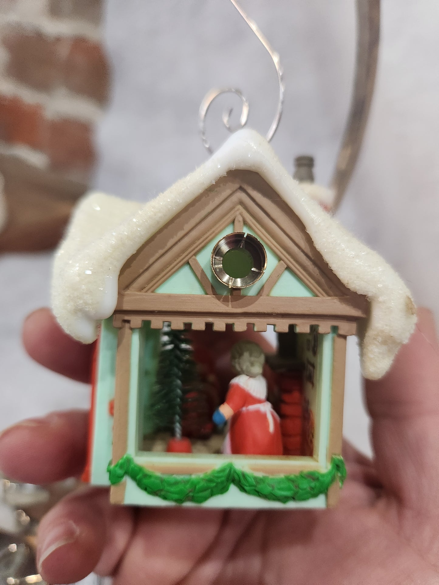 Vintage 1985 Hallmark Keepsake Holiday Magic lighted ornament Mr & Mrs Santa