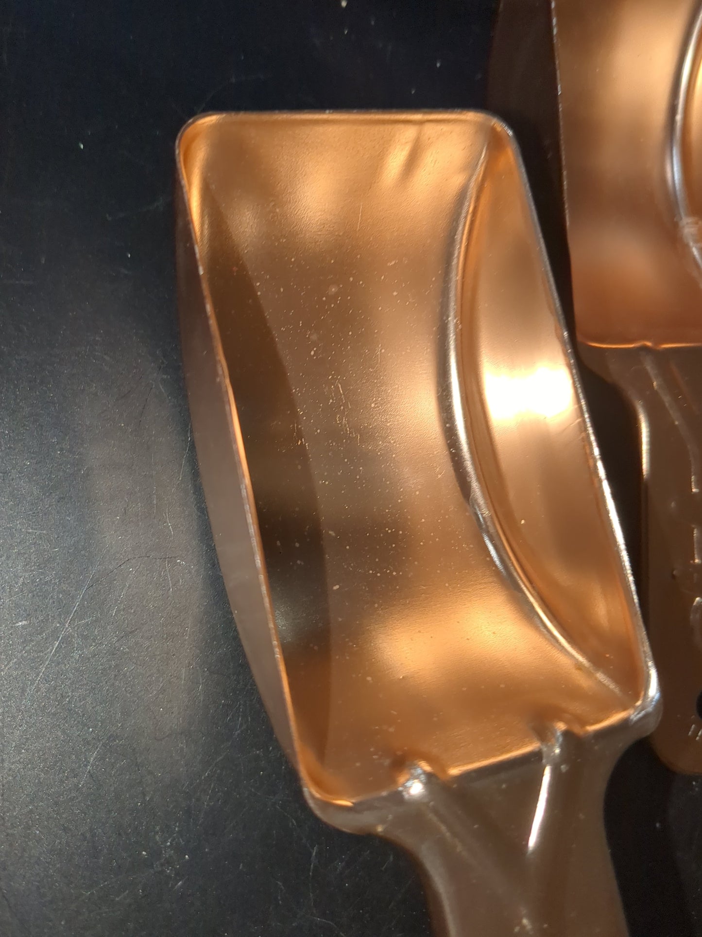 Vintage aluminum pink or copper colored measuring cups with hanging rail alu2355