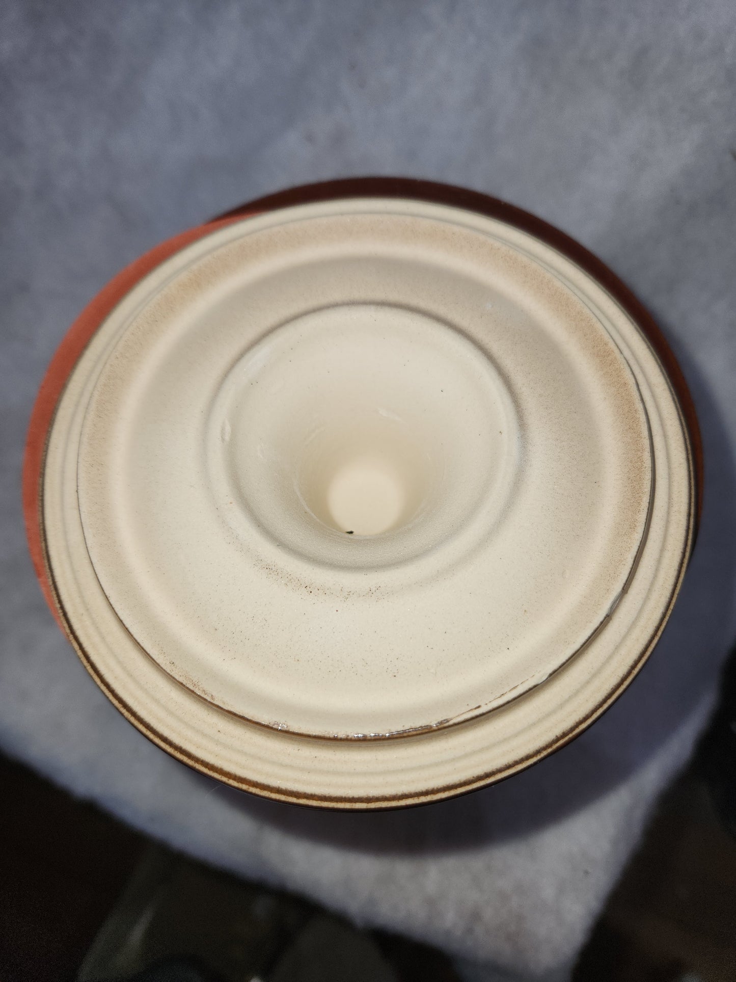 Vintage brown pottery crock lid and metal bail pot57