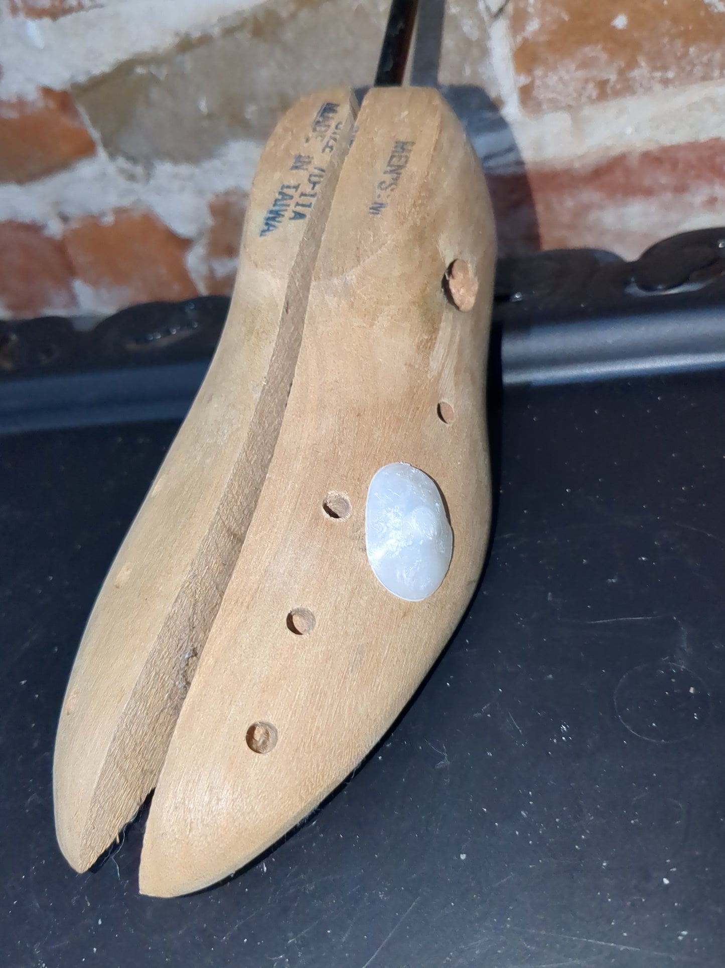 Vintage Shoe Stretcher Mens Medium 7D-11A Wooden & Metal Parts Made In Taiwan sh755