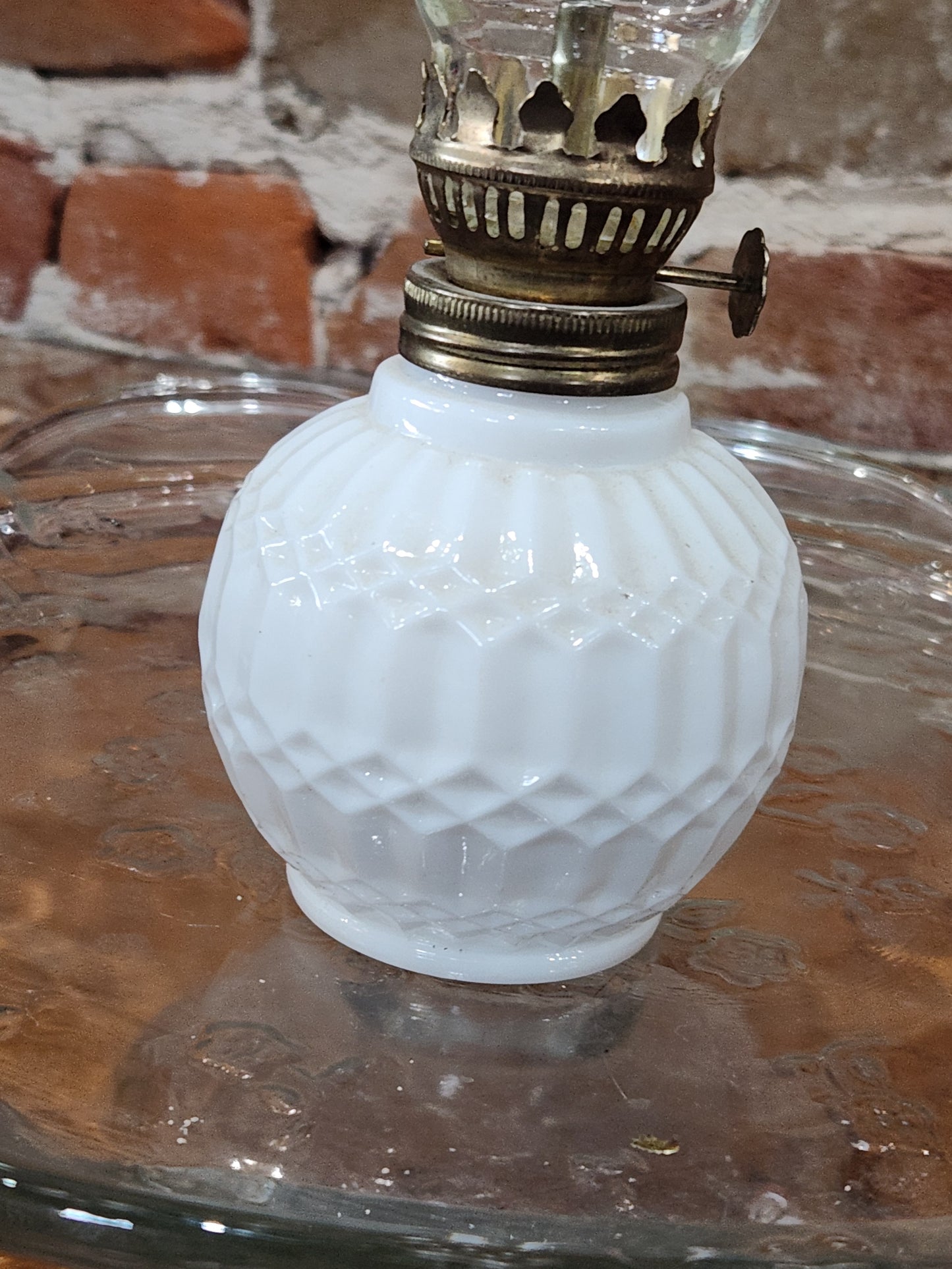 Vintage Enesco Hong Kong Miniature Milk Glass Oil Lamp lamp6