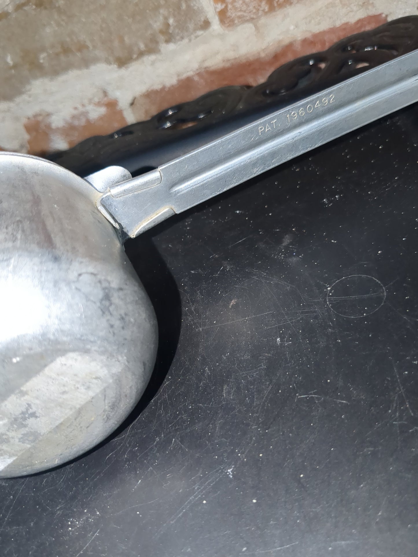Vintage Sauce Melter with Strainer Lid alu106