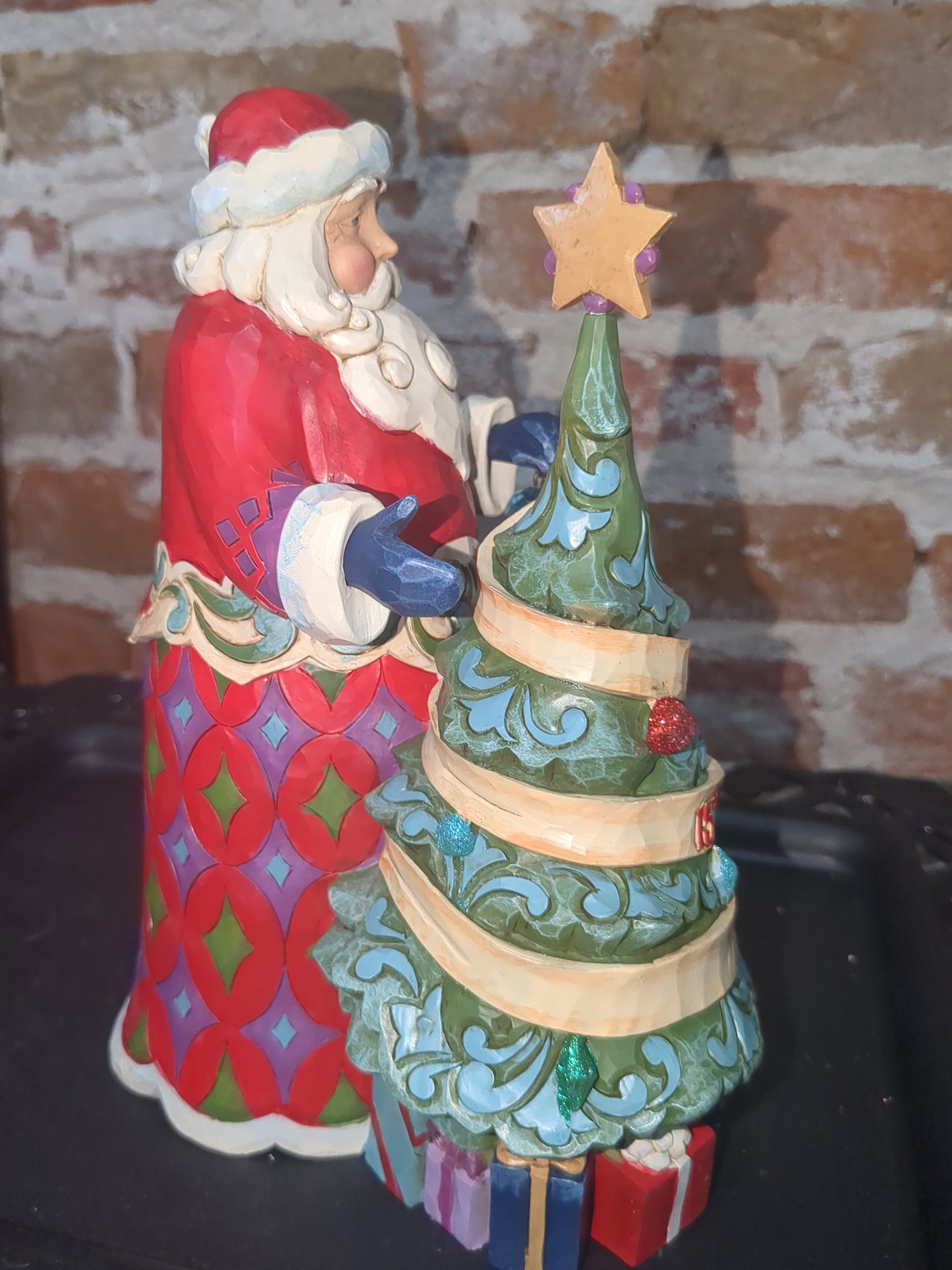 Jim Shore Heartwood Creek 15th Anniversary Santa With Tree Figurine 4059000r