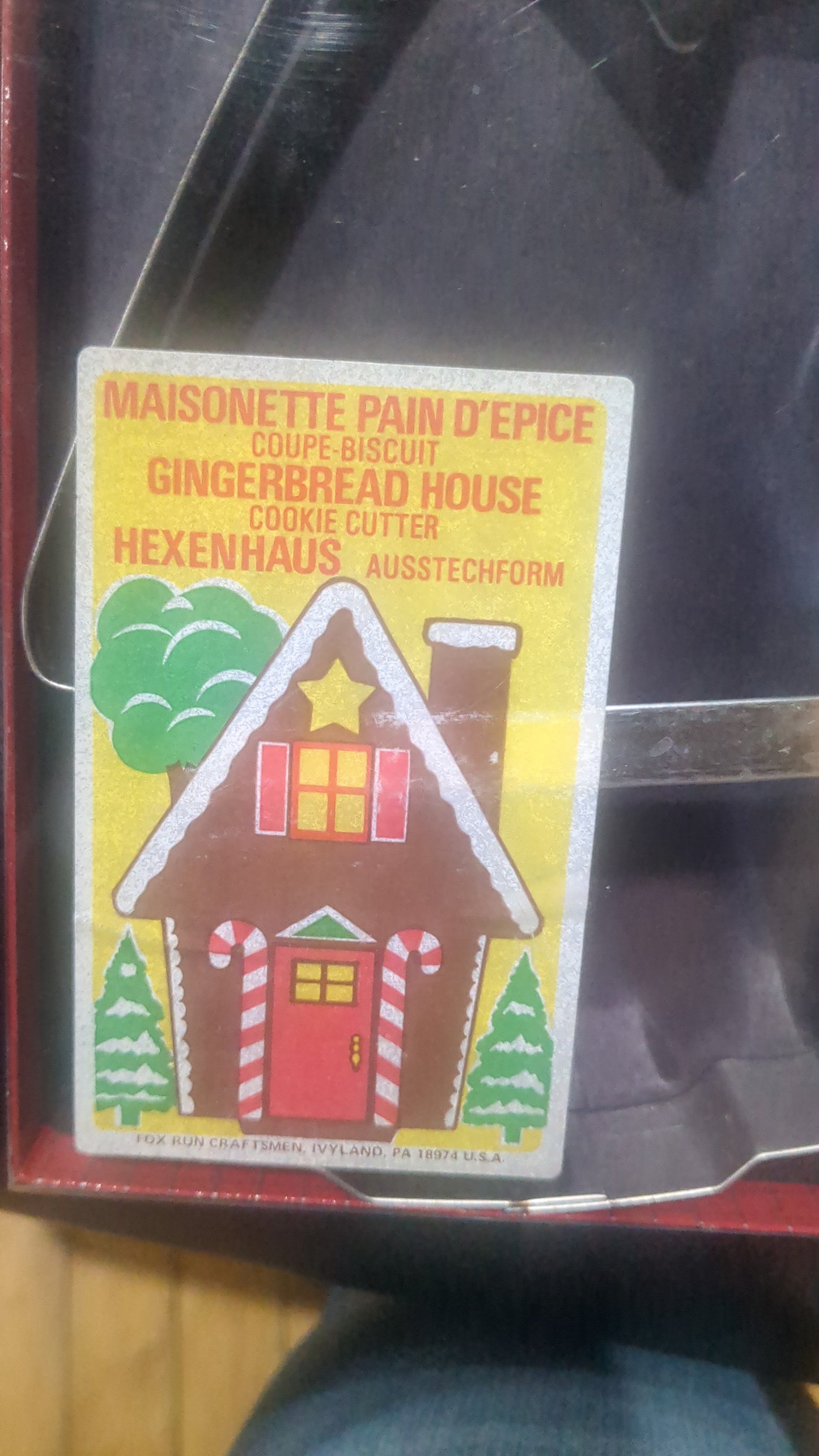 CG5 Vintage 8 inches by 5 inches gingerbread house cookie cutter by Fox Run Craftsman