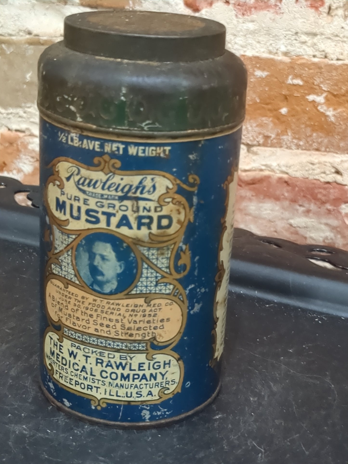 Antique vintage 1/2 lb Rawleigh's pure ground mustard tin561