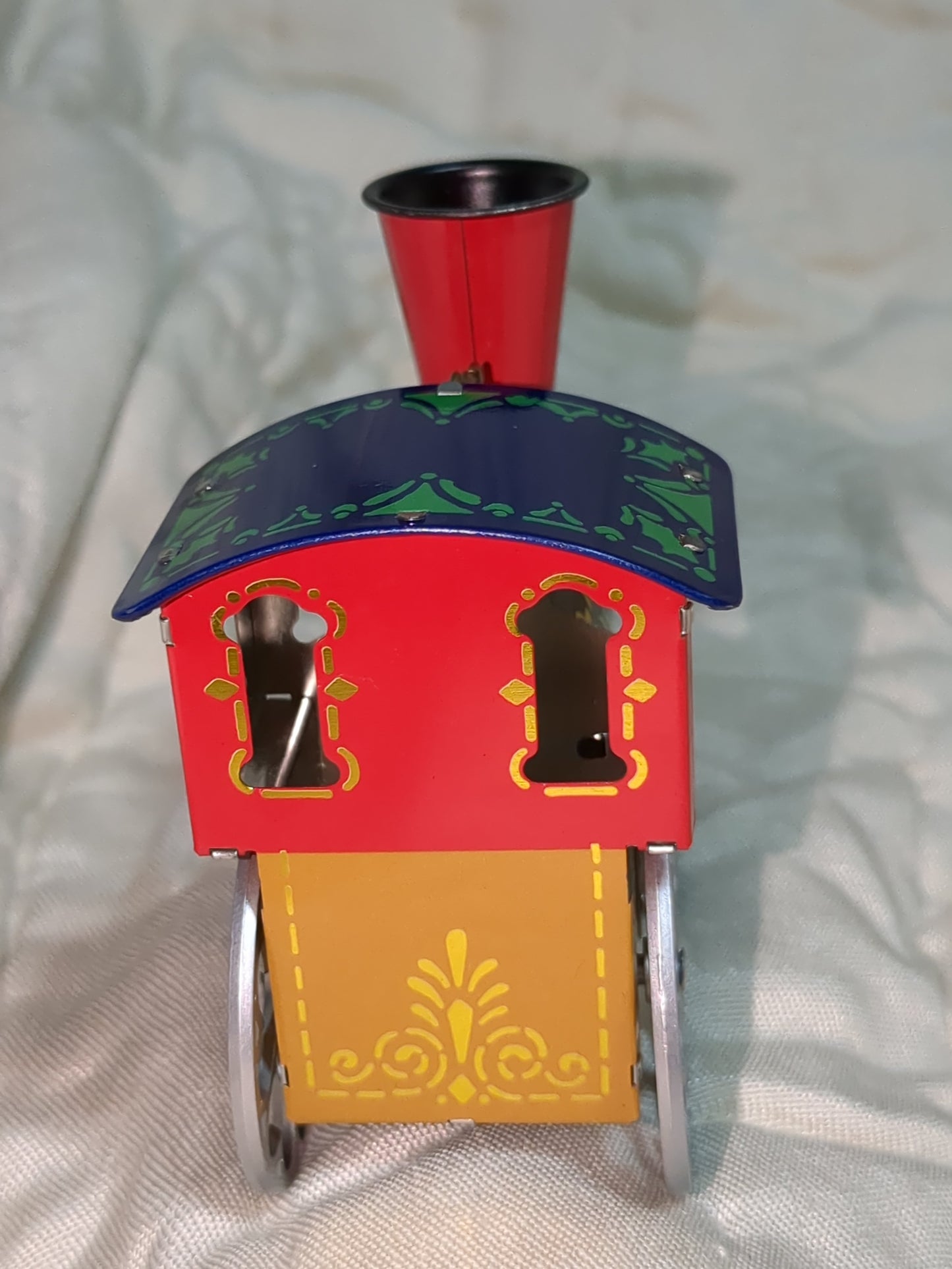 vintage Hallmark tin locomotive series train #4 HH289