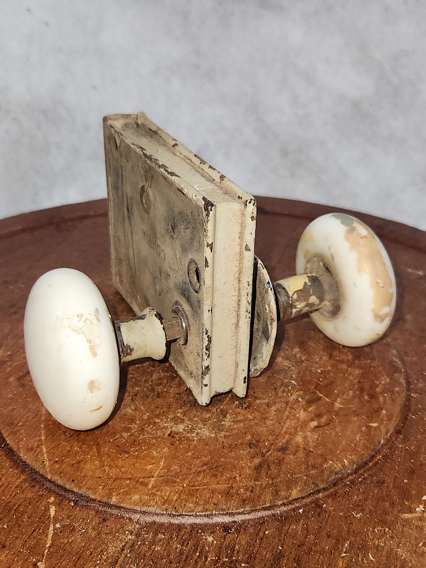 Kn9 Antique White Door Knob and Lock Set kn9