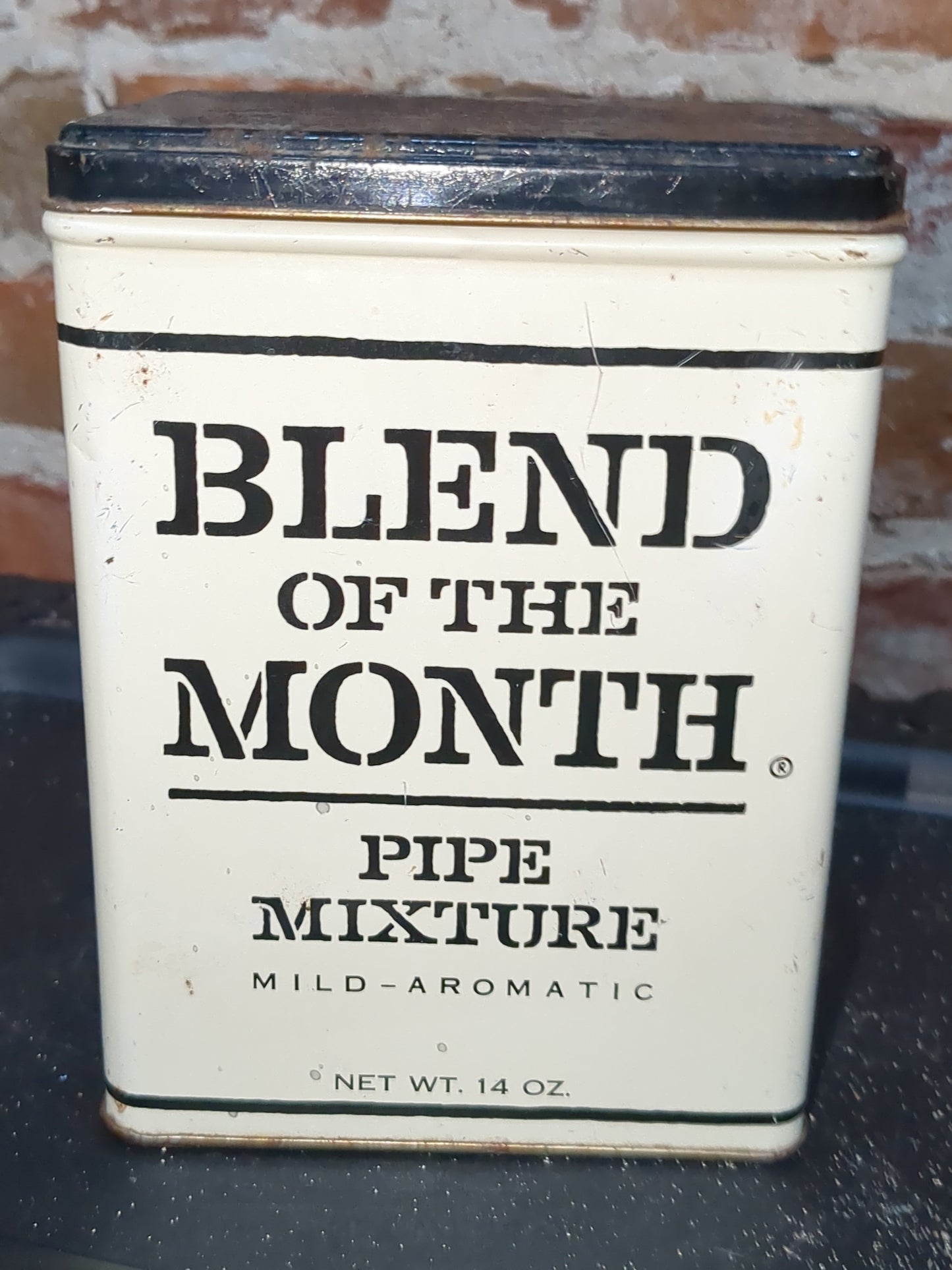 Vintage Blend of the Month tobacco Kentucky Club Wheeling west virginia tin tin970