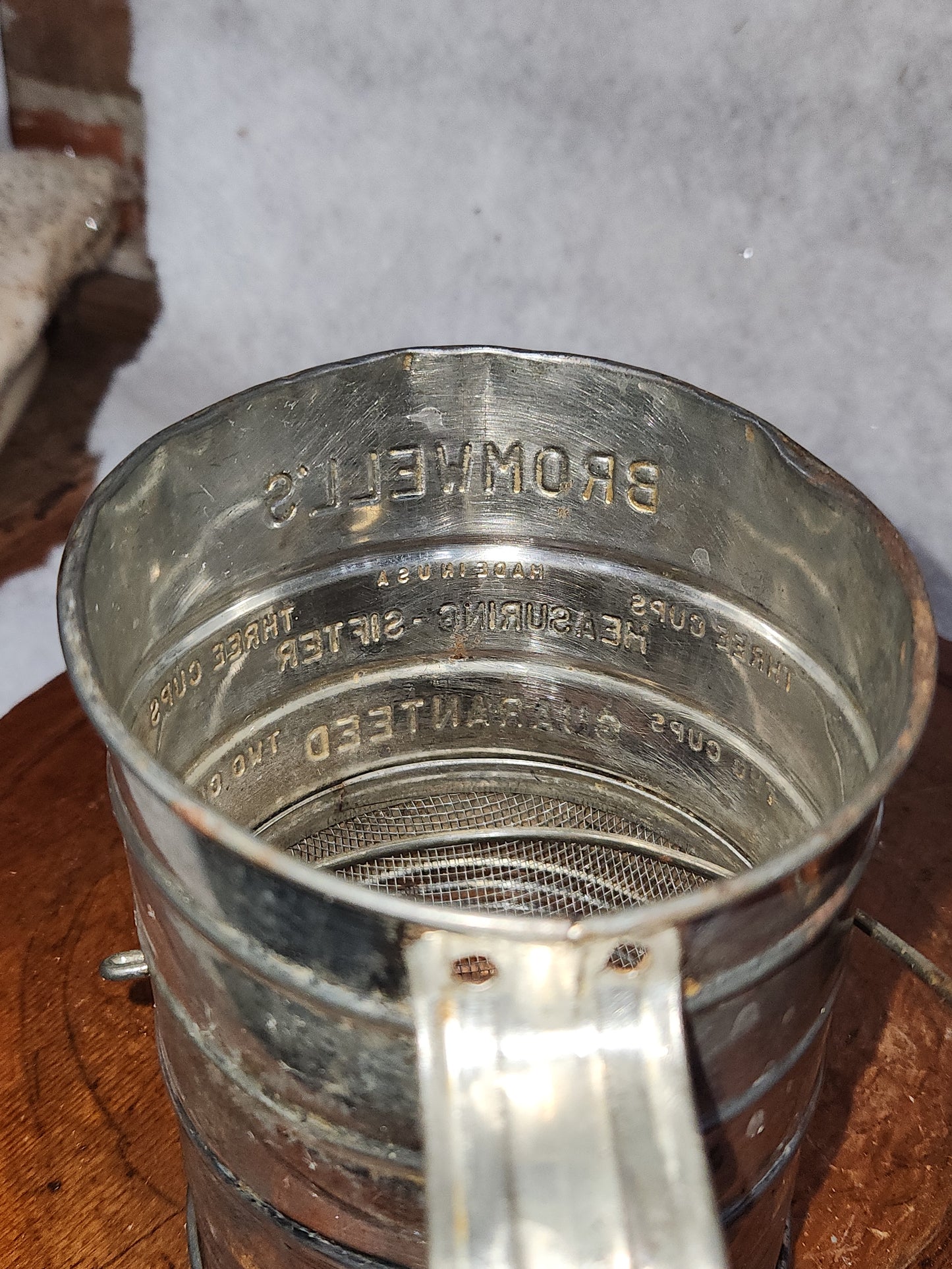 Vintage Bromwell’s 3 Cup Crank Handle Sifter metal and wood crank fs90