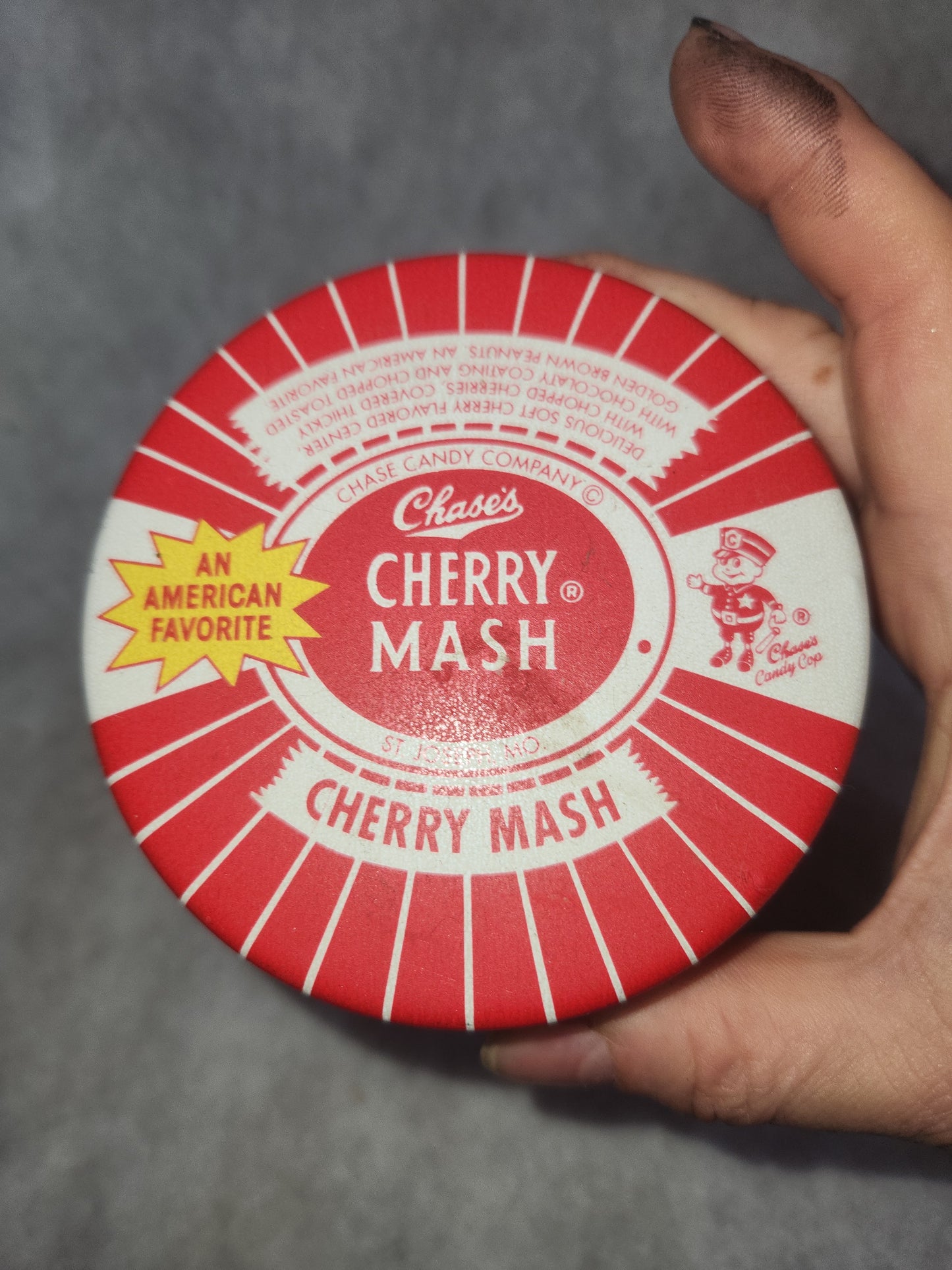 Vintage 1995 EMPTY tin Chase’s Cherry Mash 12 OZ.  Chase’s Candy Cop tin551