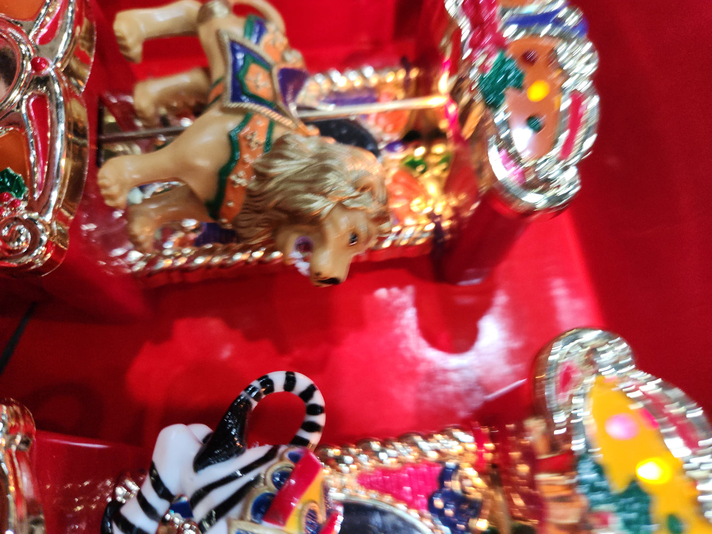 Vintage Mr Christmas Holiday Carousel Ornaments Circa 1874 Circus Animals Lion Zebra car50