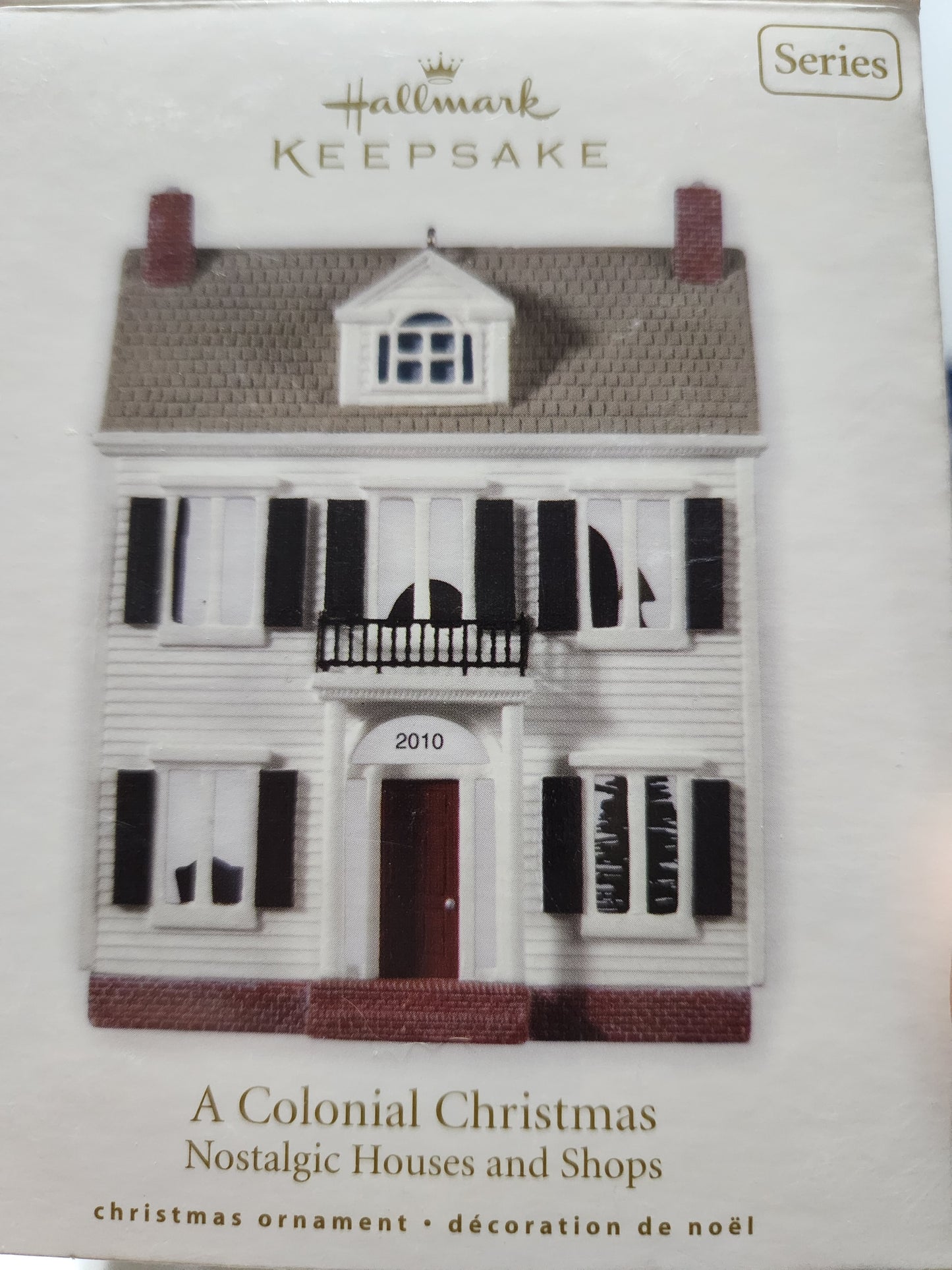 HH2010 a colonial Christmas Ornament Hallmark Nostalgic Houses.