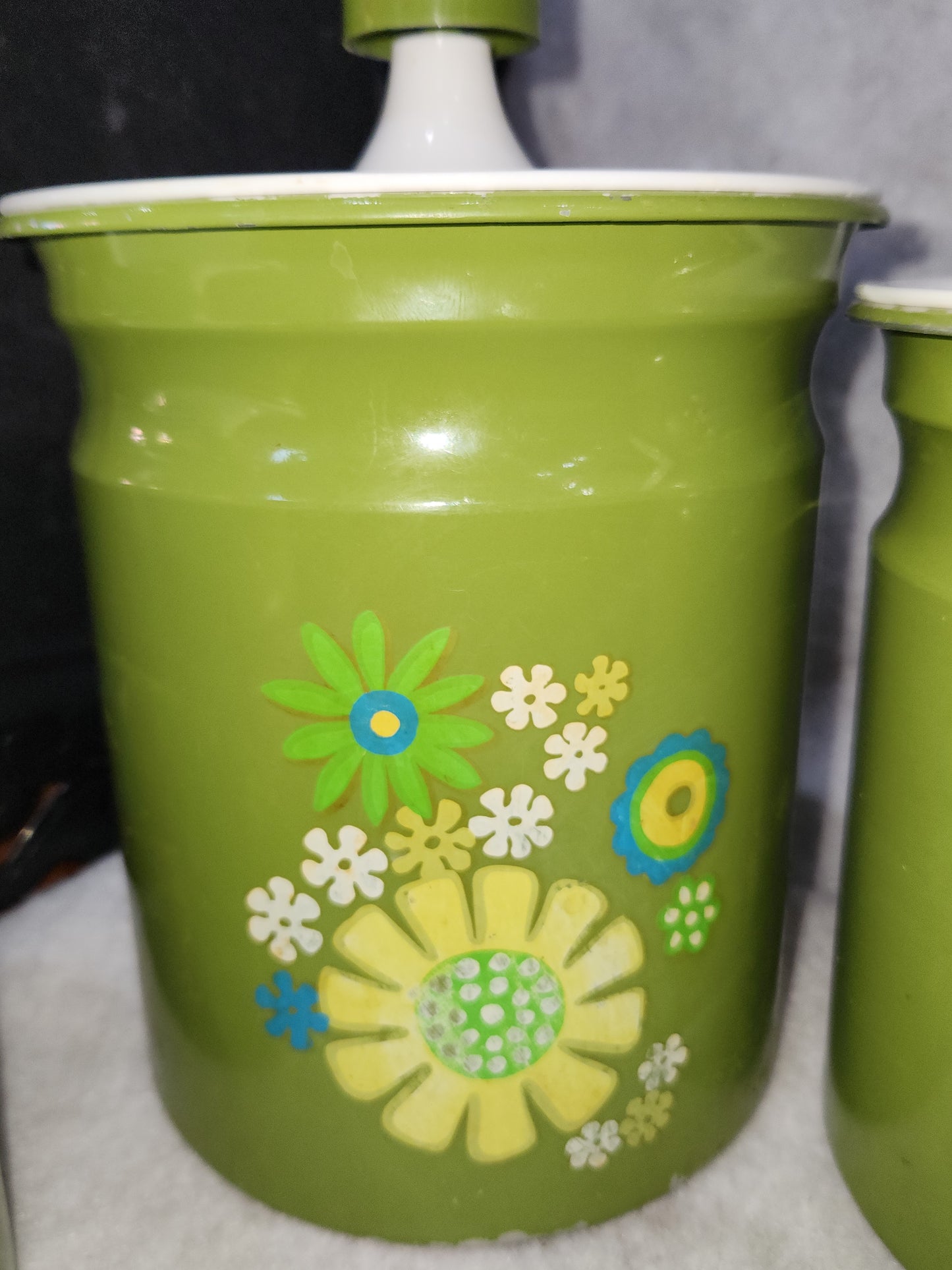 Vintage Kromex Floral Metal Canister Set 4 Avocado green. Can78