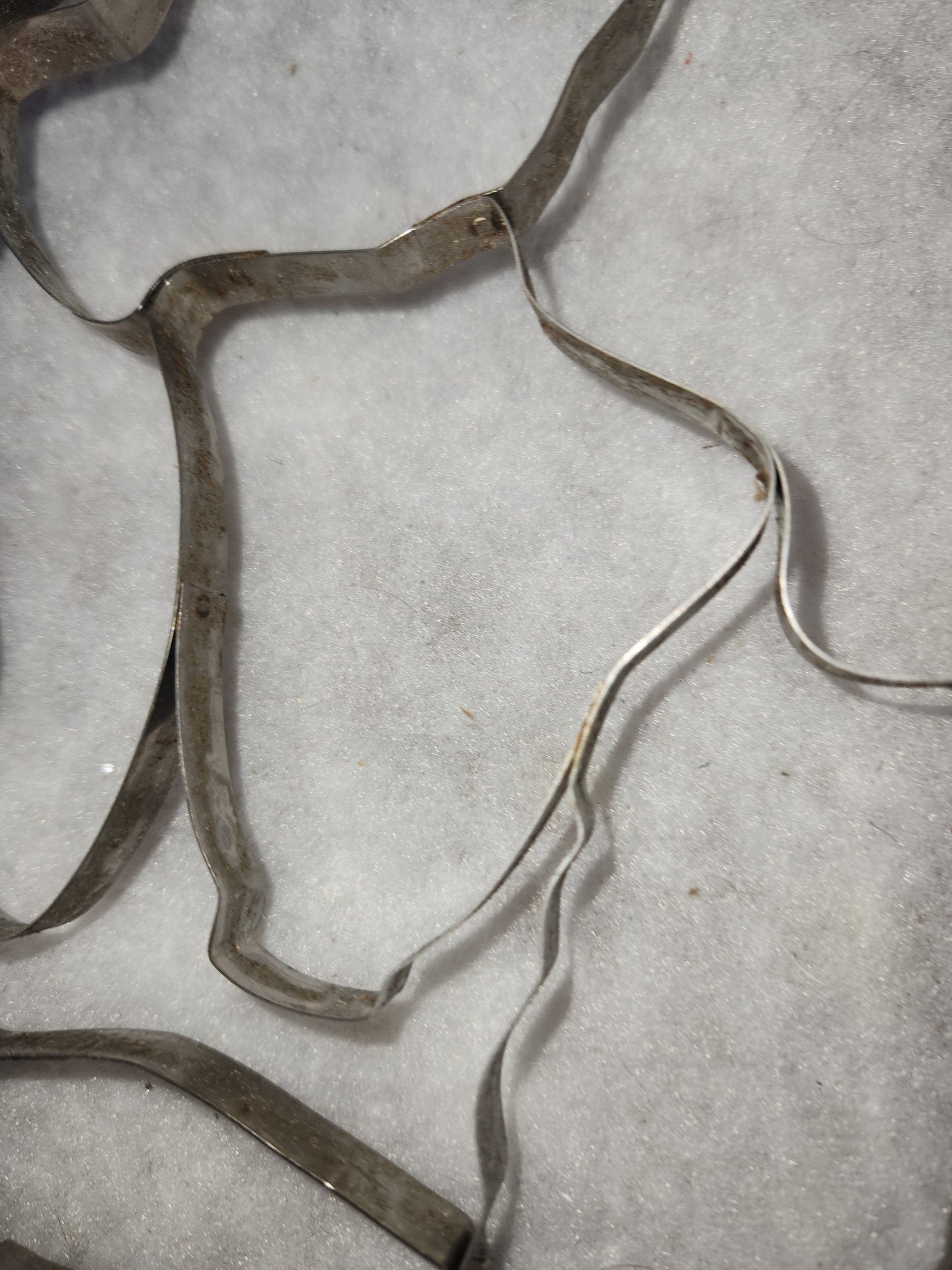 CC21 vintage 32 in 1 scrapless stainless steel cookie cutter