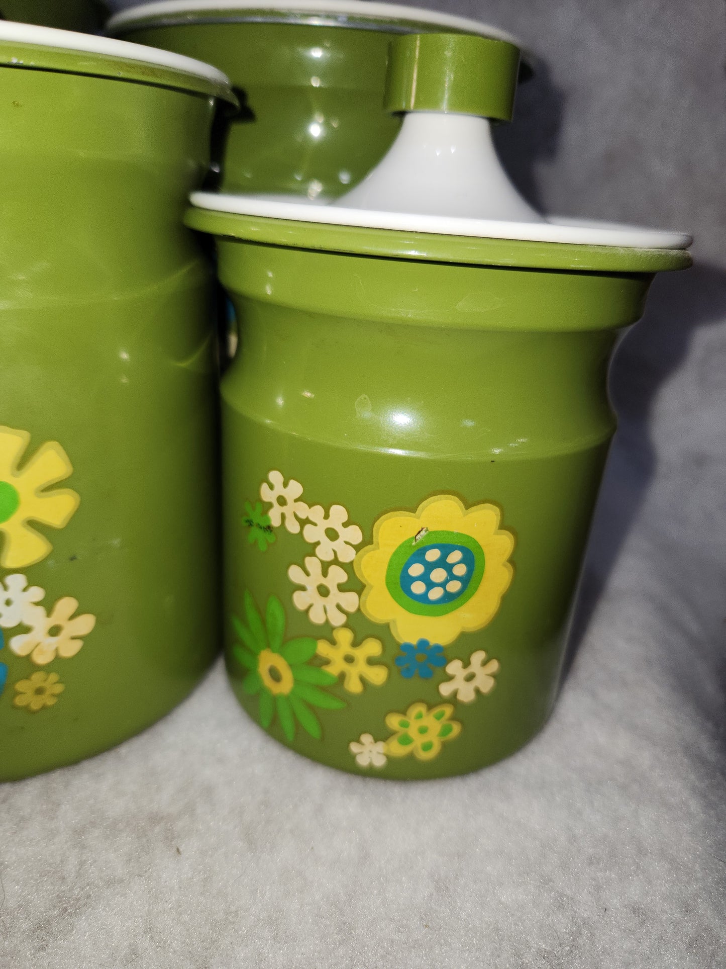 Vintage Kromex Floral Metal Canister Set 4 Avocado green. Can78