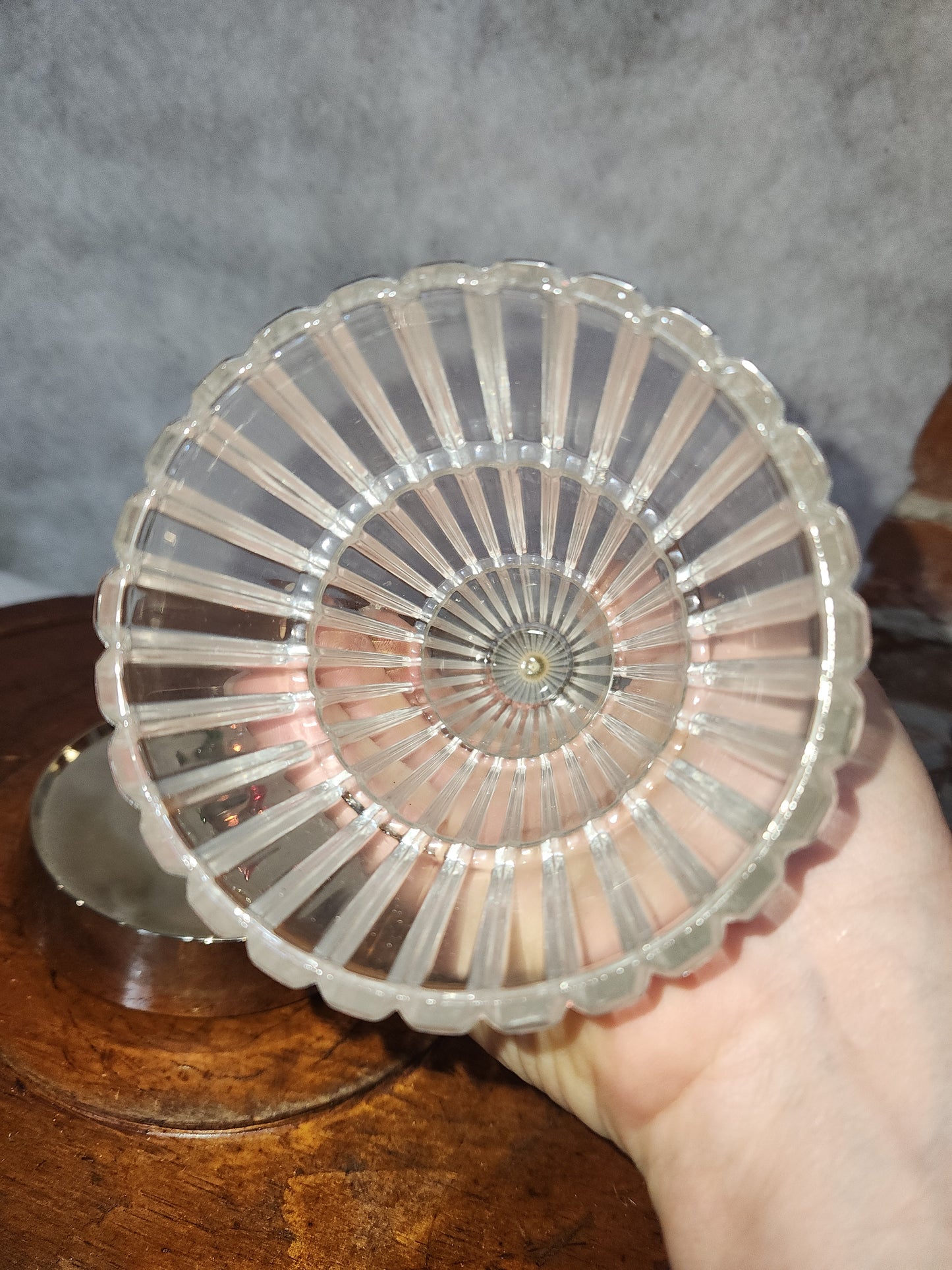 Vintage 8 1/2" Avon Crystal Holiday Tree Battery Powered av588