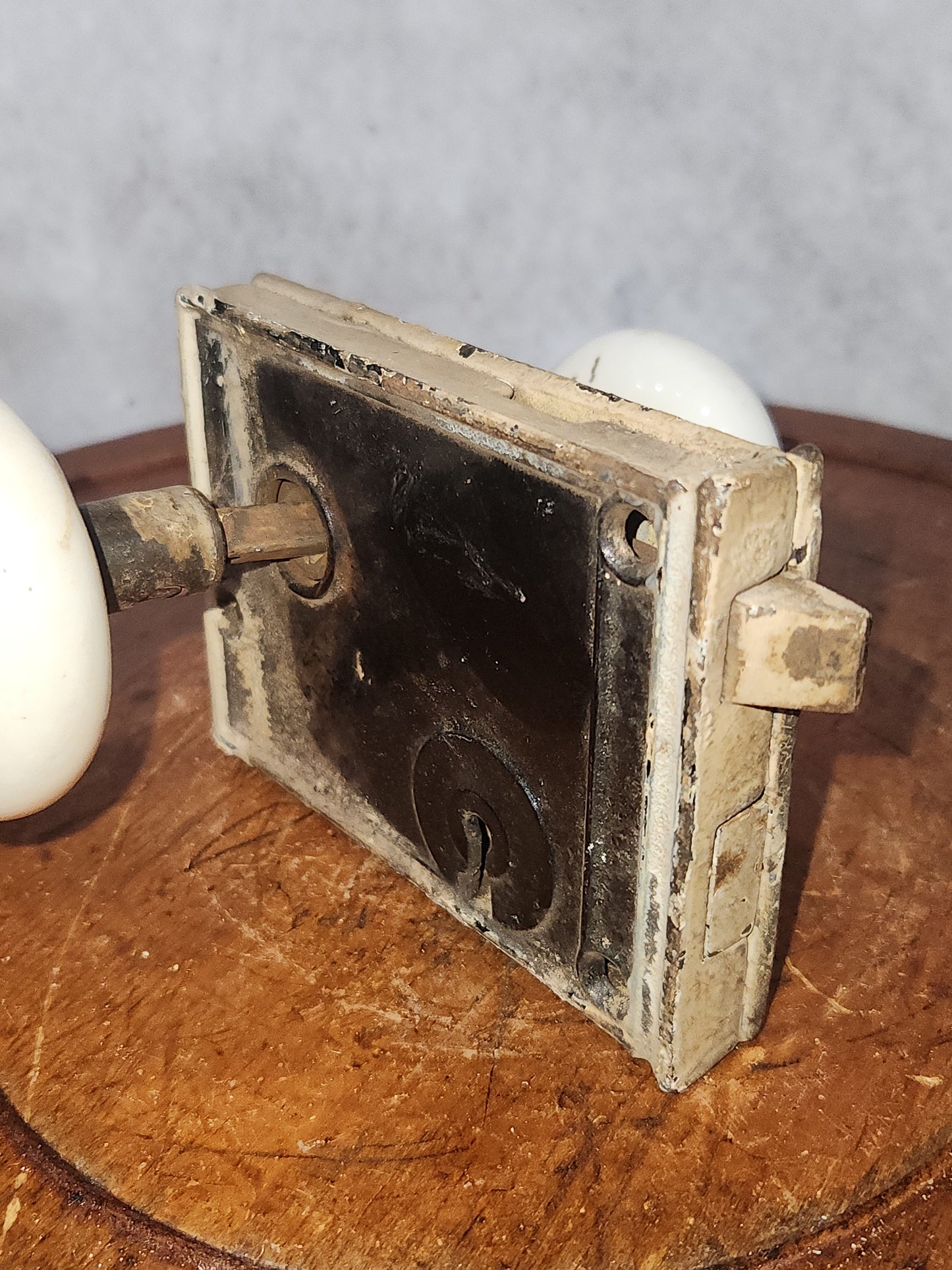 Kn6 Antique White Door Knob and Lock Set kn6