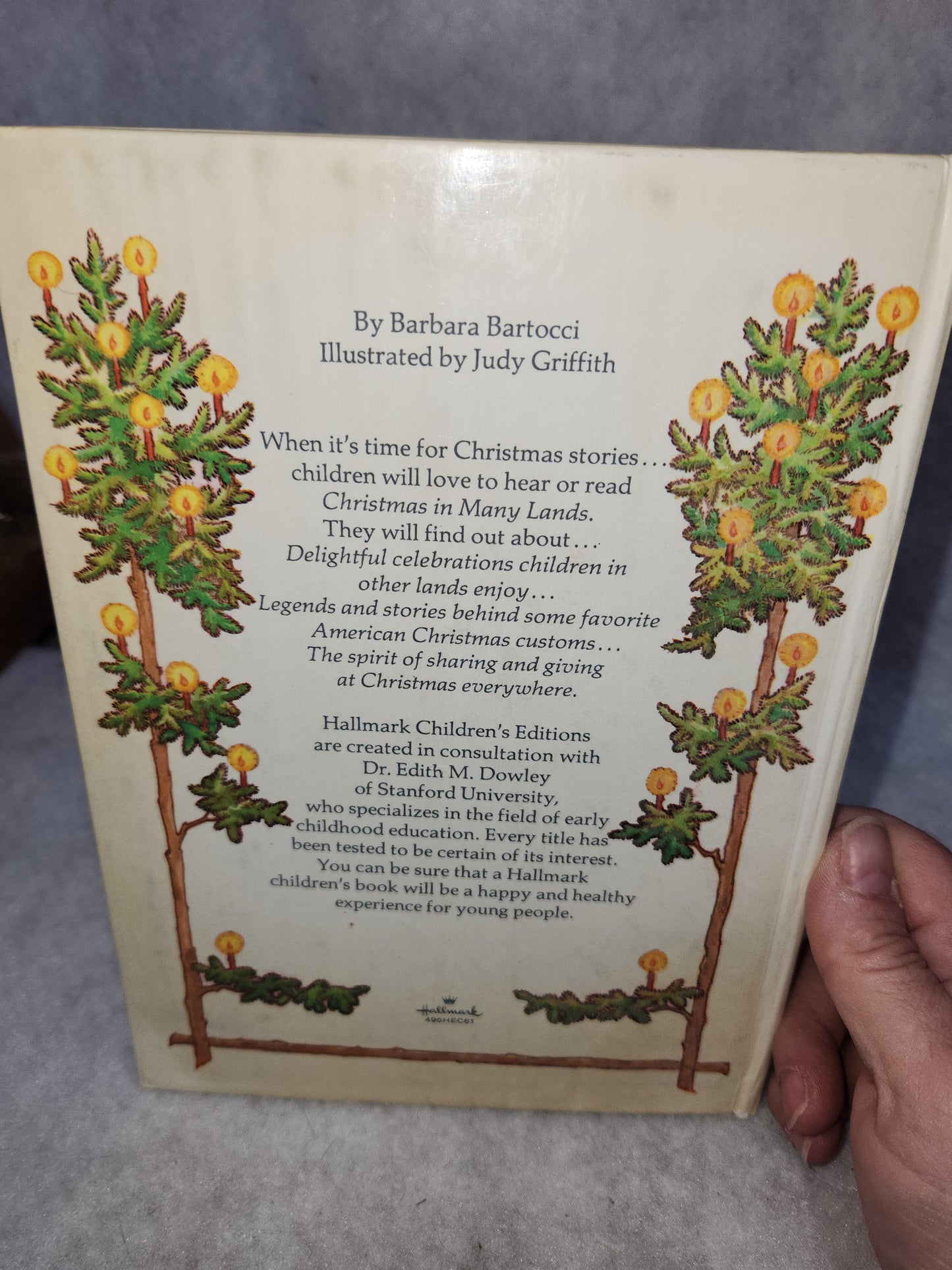 Vintage 1980s First Edition Hallmark POP UP book Christmas in Many Lands by Barbara Bartocci bk12