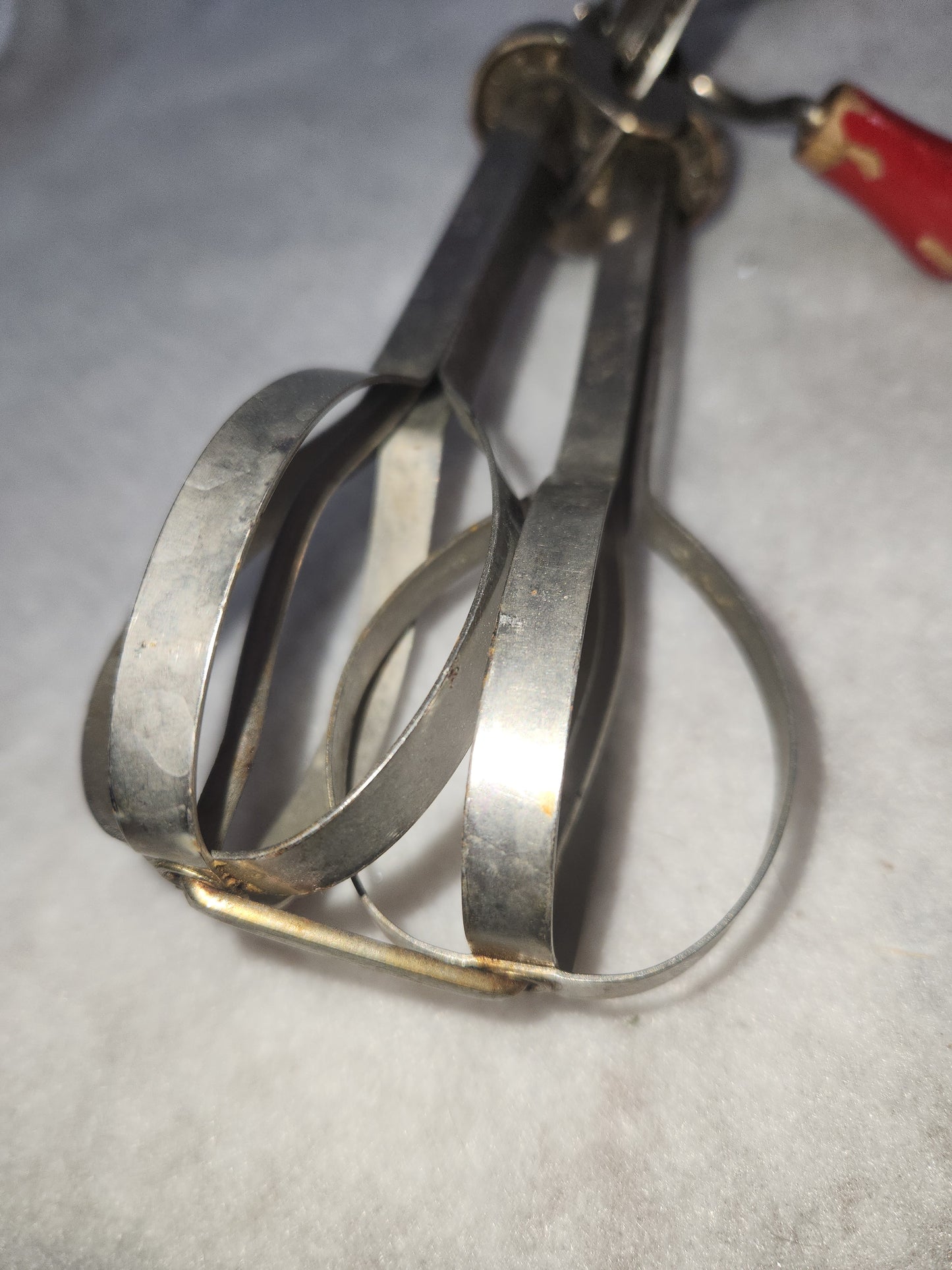 Vintage Dainty Whirl Hand Mixer Beater with Red Wood Handle and knob mix7