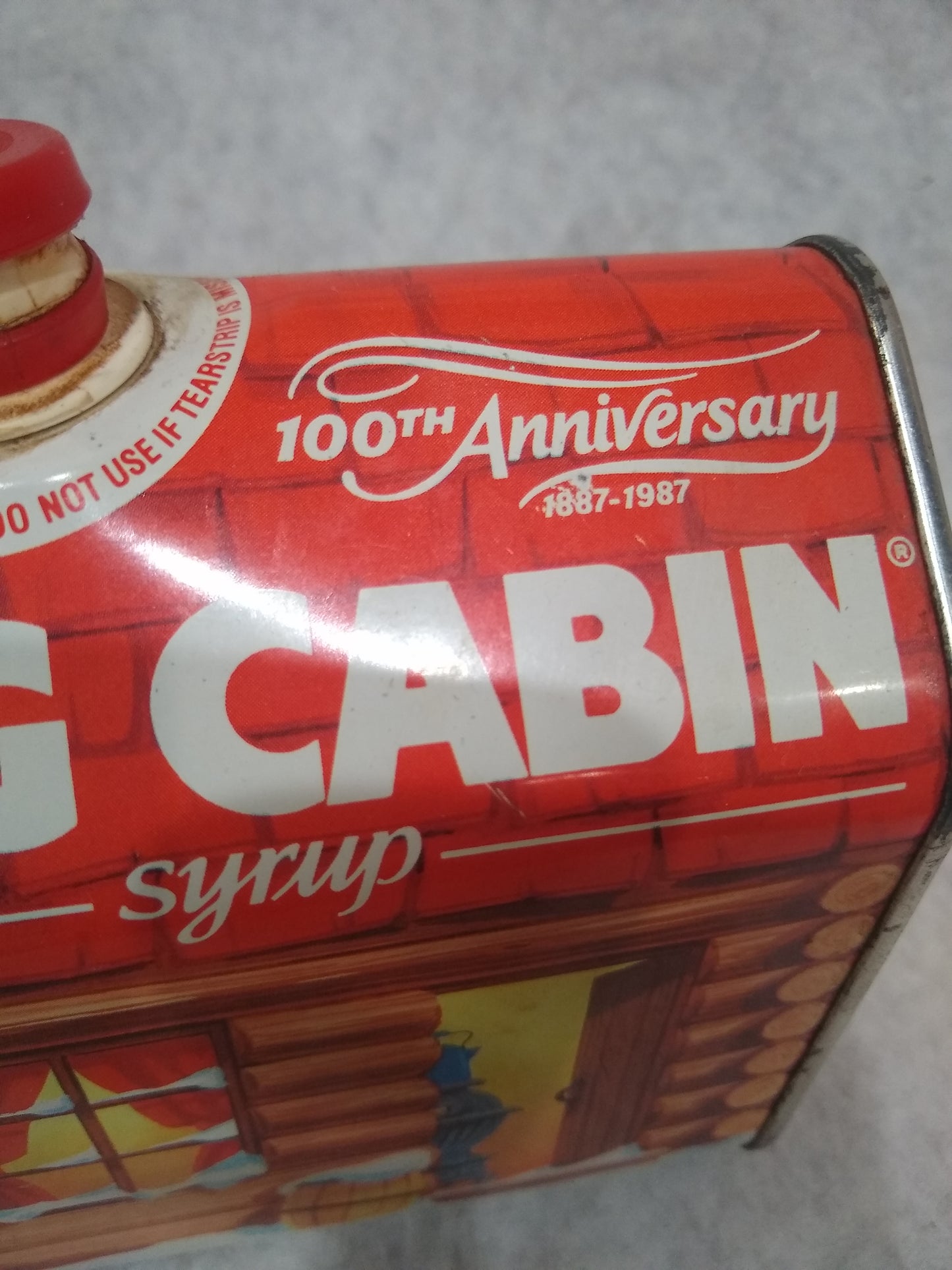 Vintage EMPTY tin "100th Anniversary 1887-1987 Log Cabin Syrup with Top tin663