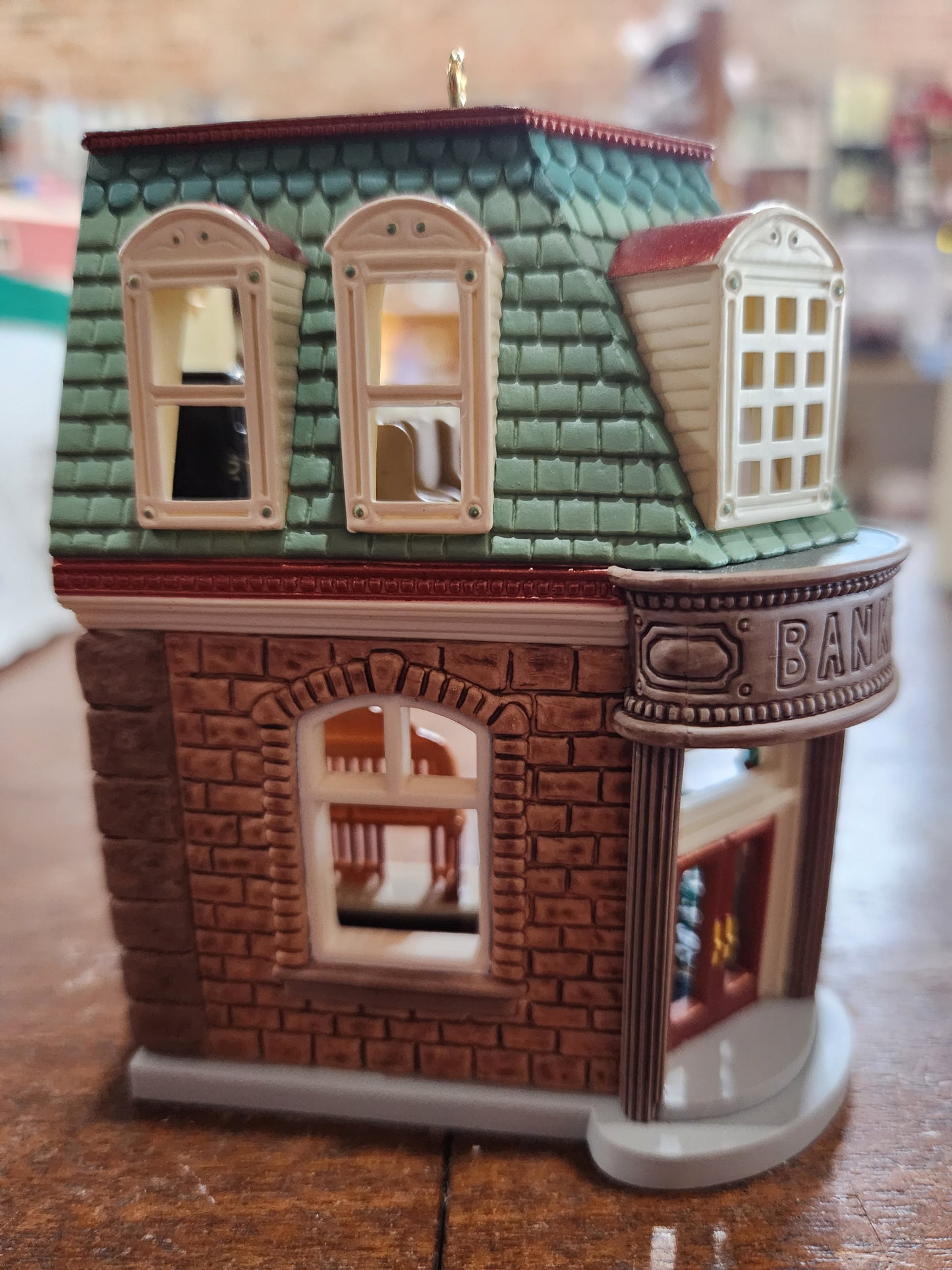 HH2006 2006 bank Ornament Hallmark Nostalgic Houses