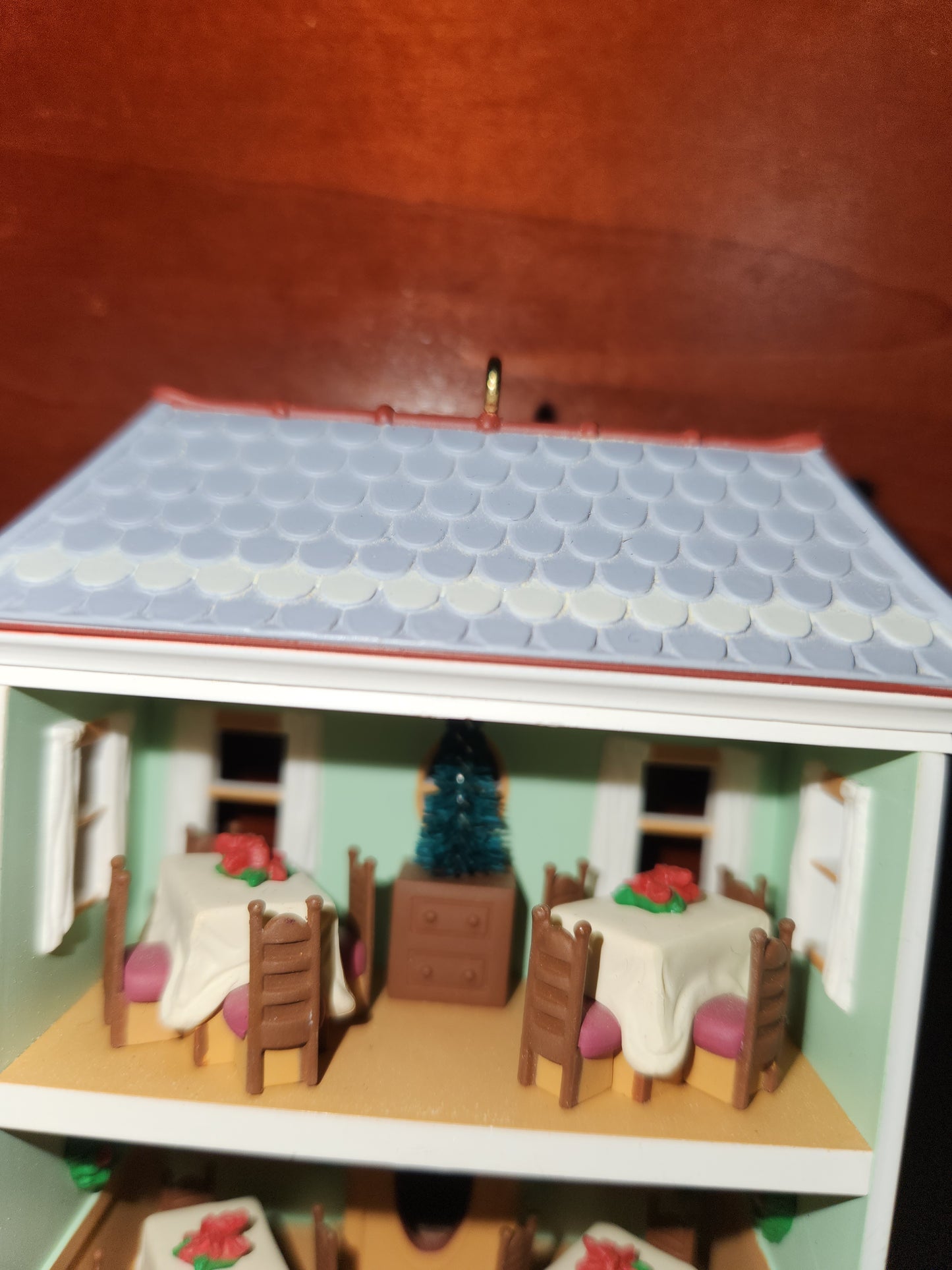Cafe Ornament Hallmark Nostalgic Houses and Shops. Hh1997