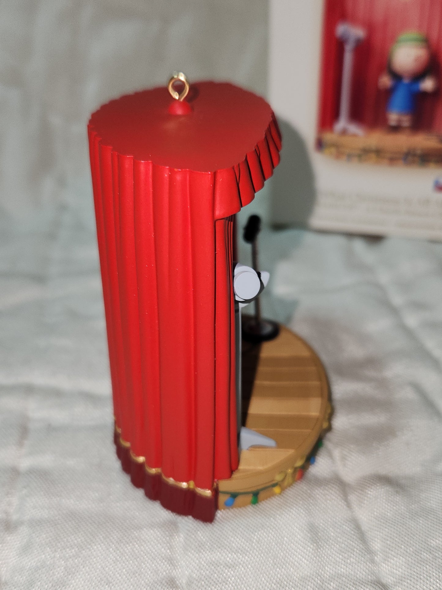 Hallmark Keepsake Ornament 2007 What Christmas Is All About Peanuts - A Charlie Brown Christmas magic sound light