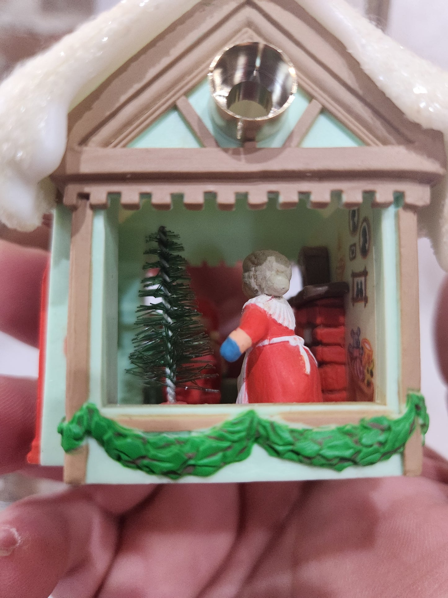 Vintage 1985 Hallmark Keepsake Holiday Magic lighted ornament Mr & Mrs Santa