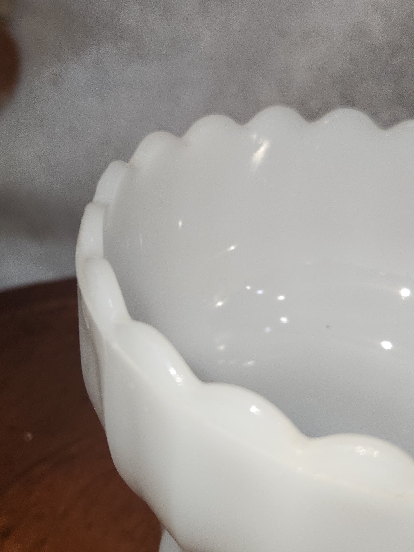Vintage Milk Glass Ribbed, flutted Scalloped edge compote dish on pedestal candy planter dessert mg56