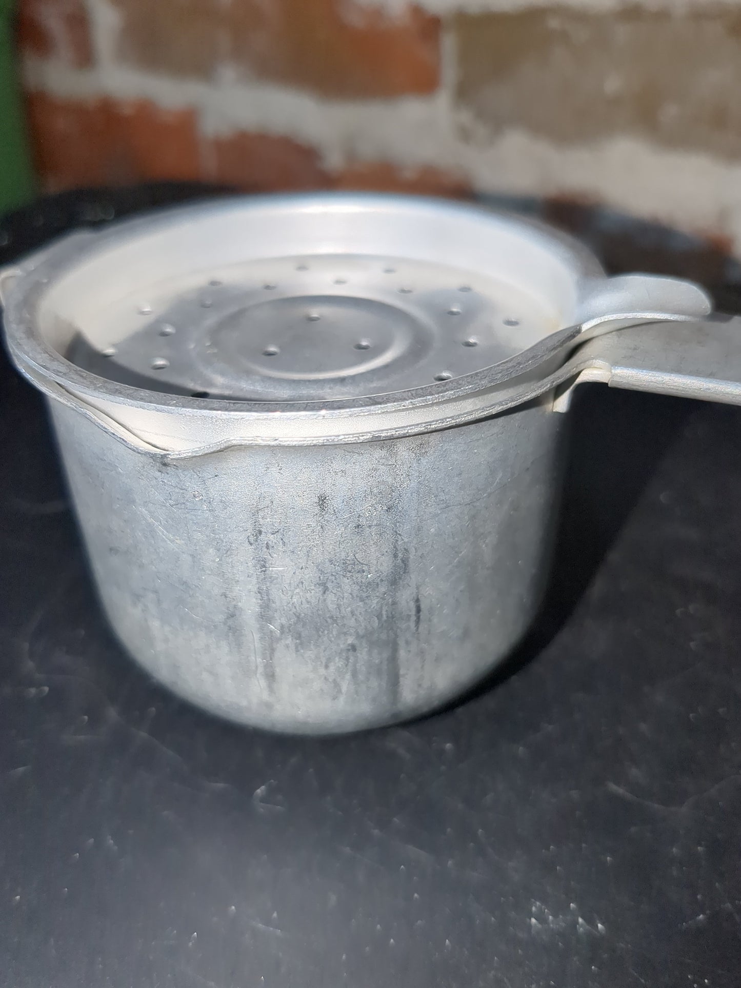 Vintage Sauce Melter with Strainer Lid alu106