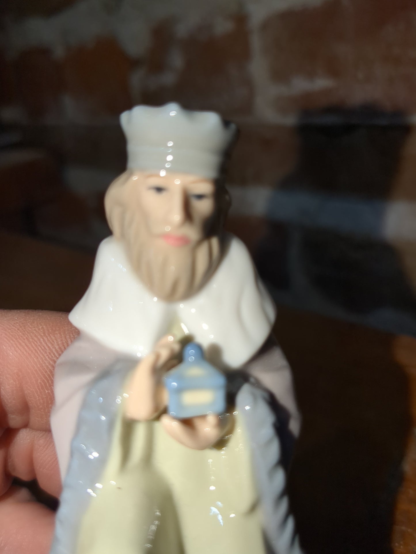 Vintage replacement piece for Hallmark ceramic 11 piece nativity set. Wiseman 2