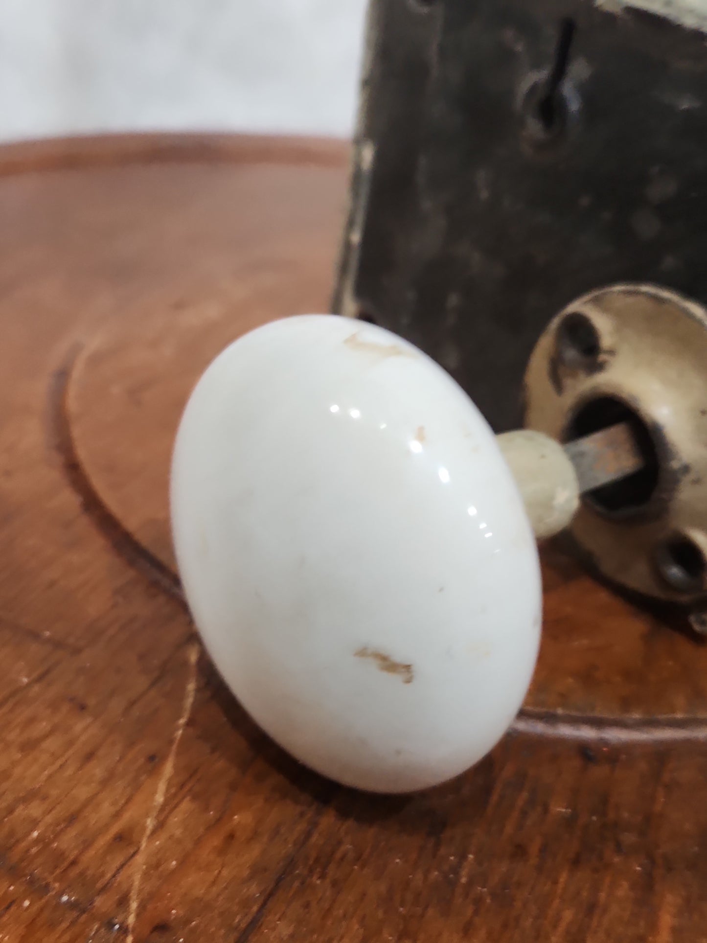 Kn5 Antique White Door Knob and Lock Set kn5